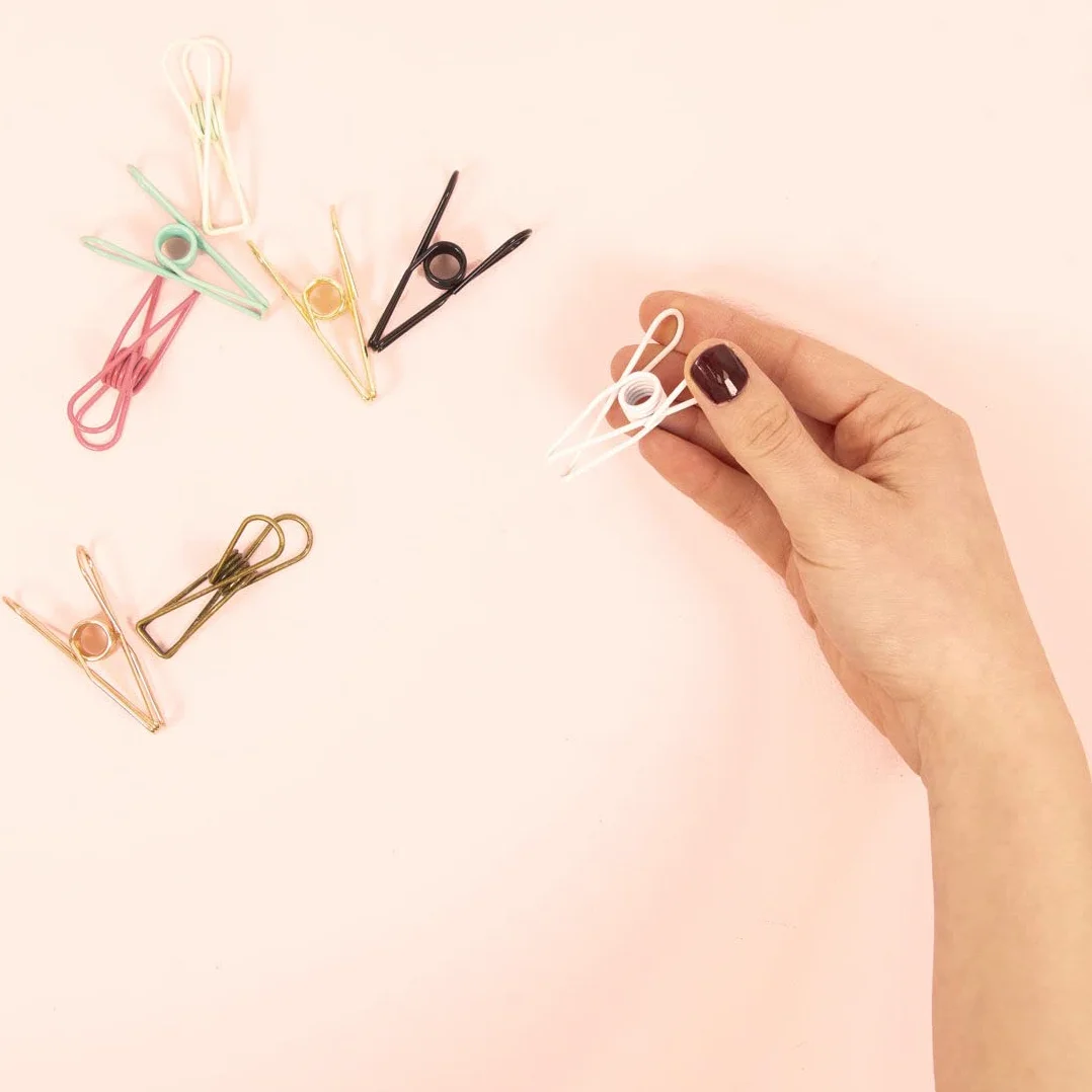 Craftelier - Set de 6 Pinzas Metálicas con 3 Tamaños y 3 Diseños Distintos | Sujeción para Materiales de Scrapbooking y Manualidades | Dimensiones Aprox. 1 x 5,5 cm, 3 x 4 cm, 3 x 3 cm - Negro