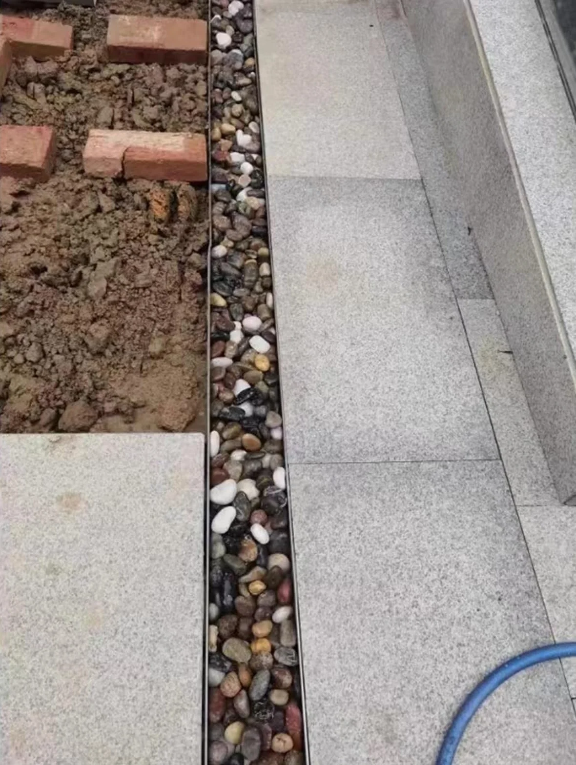 Rejilla de Drenaje para Zanja, Drenaje Exterior de 1 Metro con Rejilla metálica - Sumidero en Forma de U para entradas de vehículos de hormigón, macizos de Flores, guijarros y Piedras, Kit d
