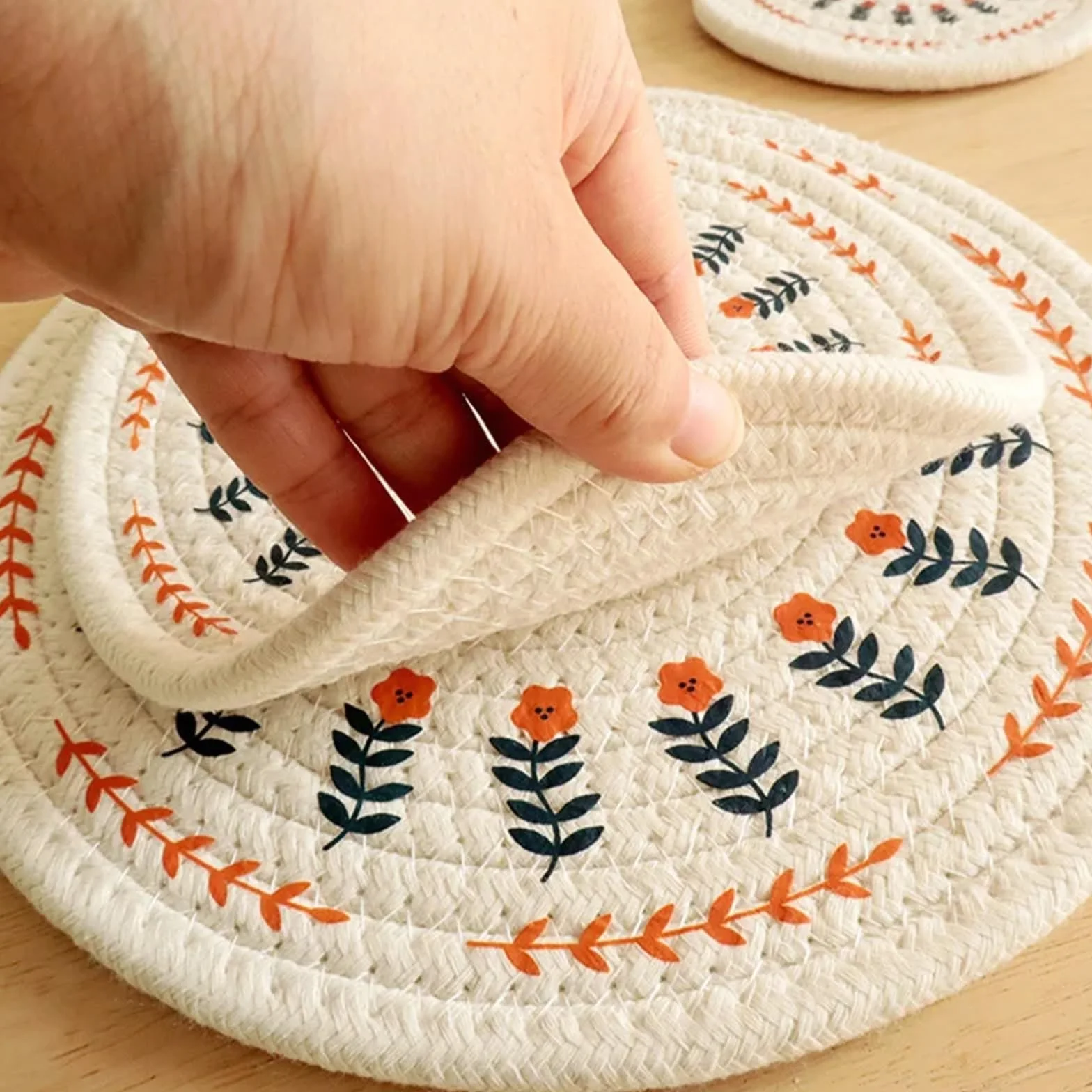 4 Piezas de Almohadillas aislantes Calor Tejidas algodón for Platos Comedor, Cuencos, cazuelas, Posavasos for té, tapete Mesa antiescaldaduras para Ollas y Sartenes Calientes(18cm)