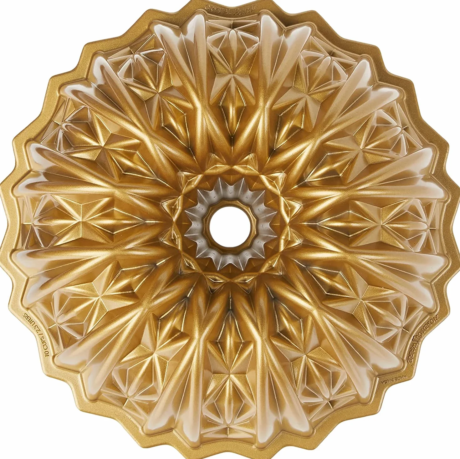 Nordic Ware Cut Crystal 92877 - Molde de aluminio fundido para 10 tazas, molde para tartas con diseño de cristal, fabricado en los Estados Unidos, color dorado
