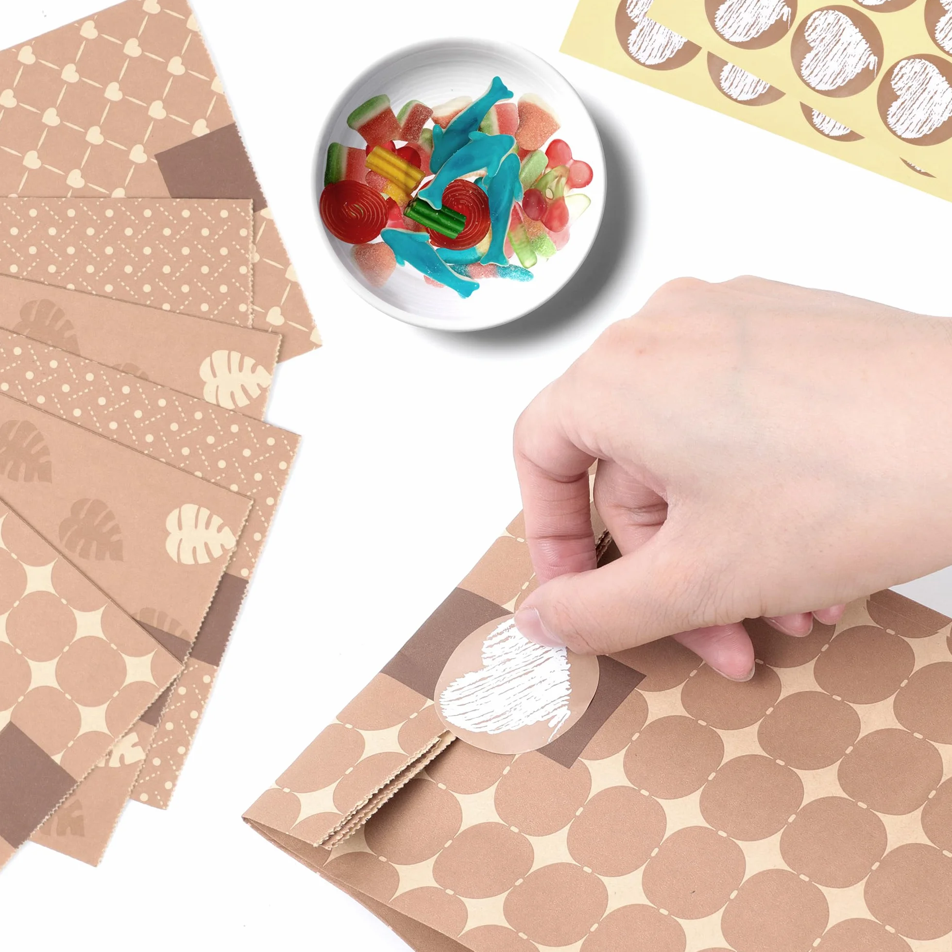 Romon Bolsas de Papel, Bolsas Papel Kraft de 12 piezas con 12 Pegatinas Para bolsas de papel kraft, Bolsas chuches cumpleaños, bolsas para bodas, etc.