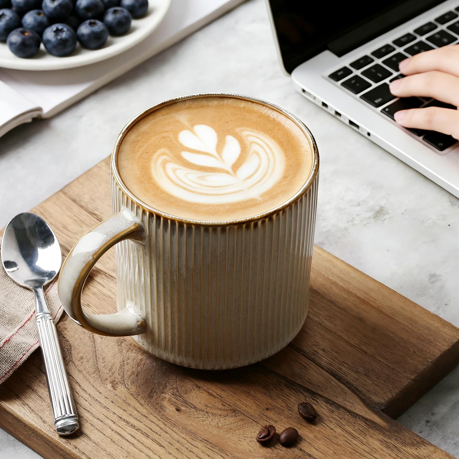 MONITO Juego de 4 tazas de café de 16 onzas, tazas de café de cerámica con asas grandes, adecuadas para latte, té caliente, capuchinos, moca y cacao, beige bonbon