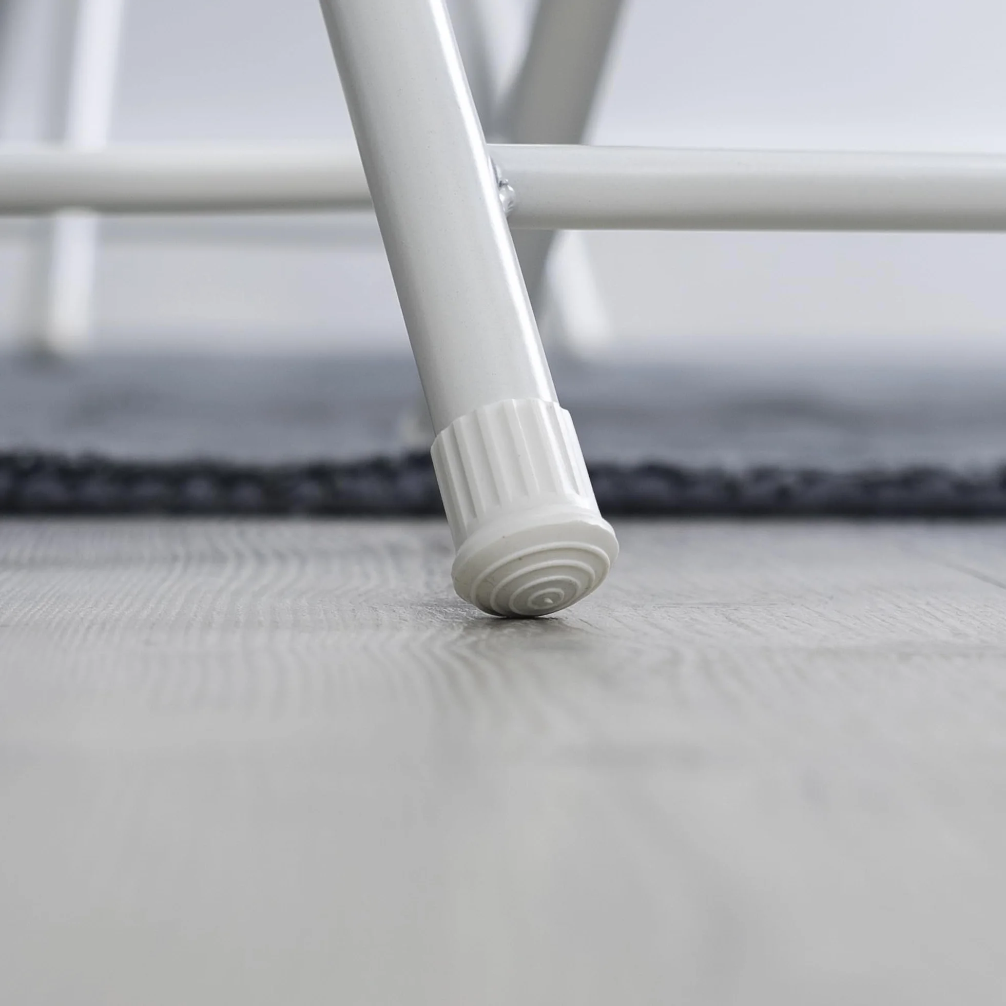 MEUBLE Cosy Juego de 4 Sillas Plegable Taburete con Respaldo y Reposapiés Tapizados de Piel, Estructura de Metal, Blanco