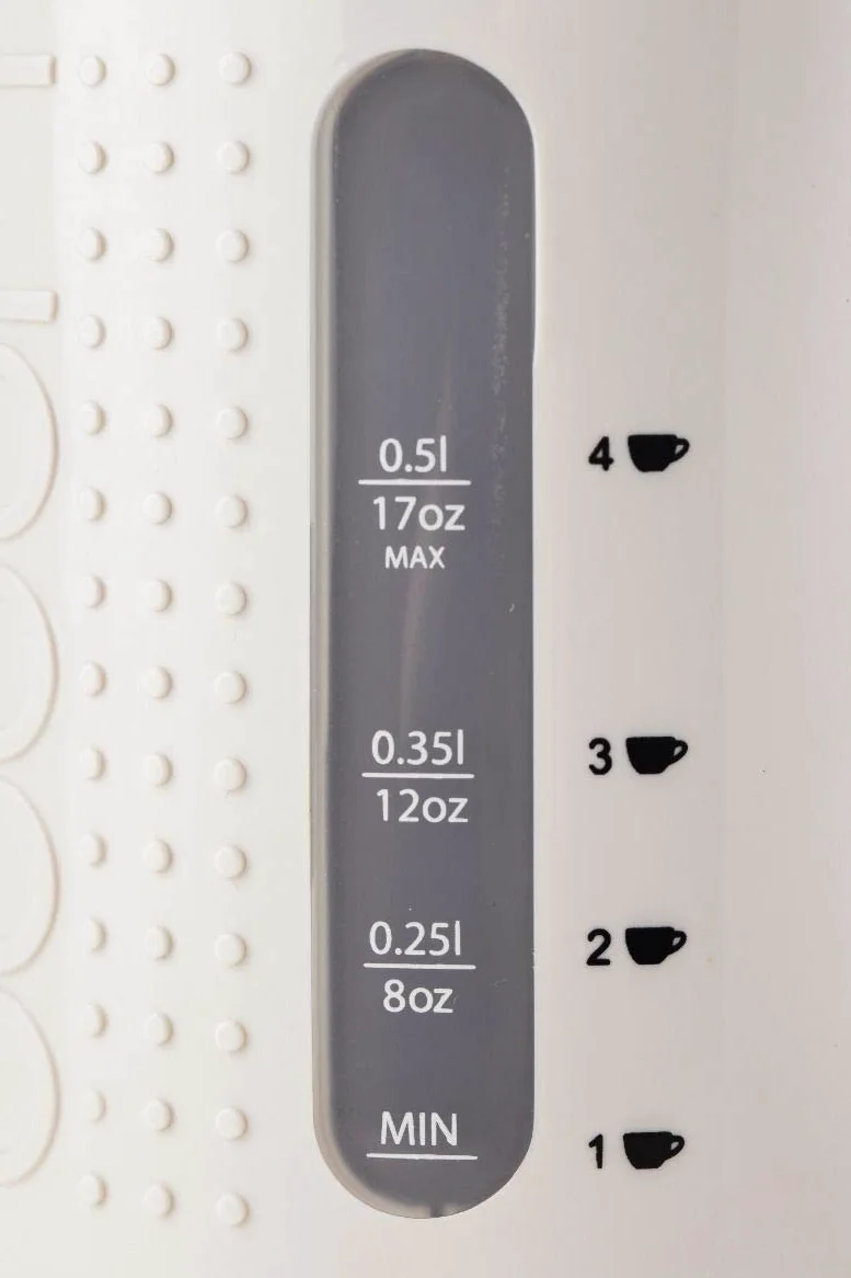 Bodum BISTRO - Hervidor de agua eléctrico, capacidad de 0,5 l, color blanco crema
