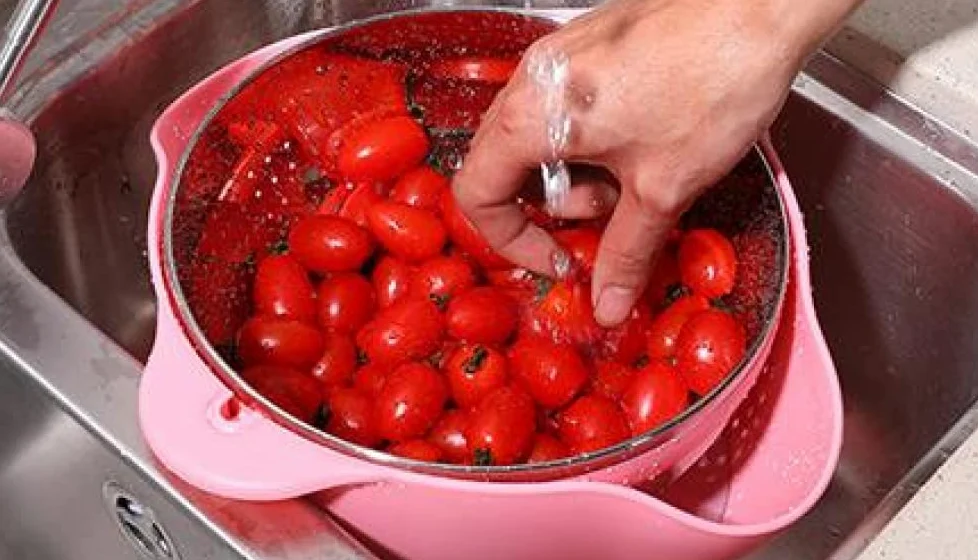 Colador Colador 2 en 1 Cestas de Frutas giratorias para Cocina Coladores microperforados Desmontables Autodrenantes para Pasta Arroz Espagueti Fideos Ensaladas Verduras (Azul)-Pink