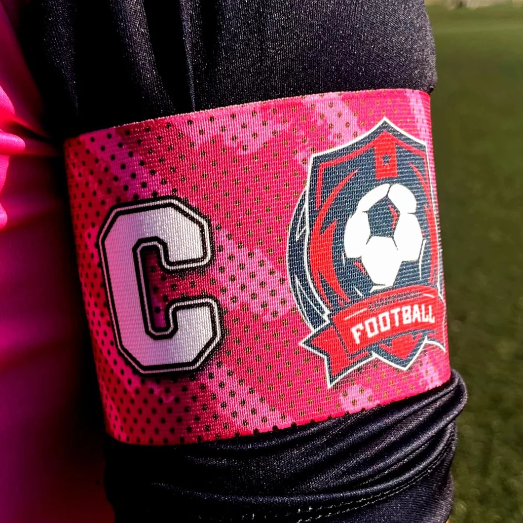 Brazalete de Capitán Personalizado OXUM Sport para Fútbol - Elástico y Ajustable con Escudo, Nombre y Bandera