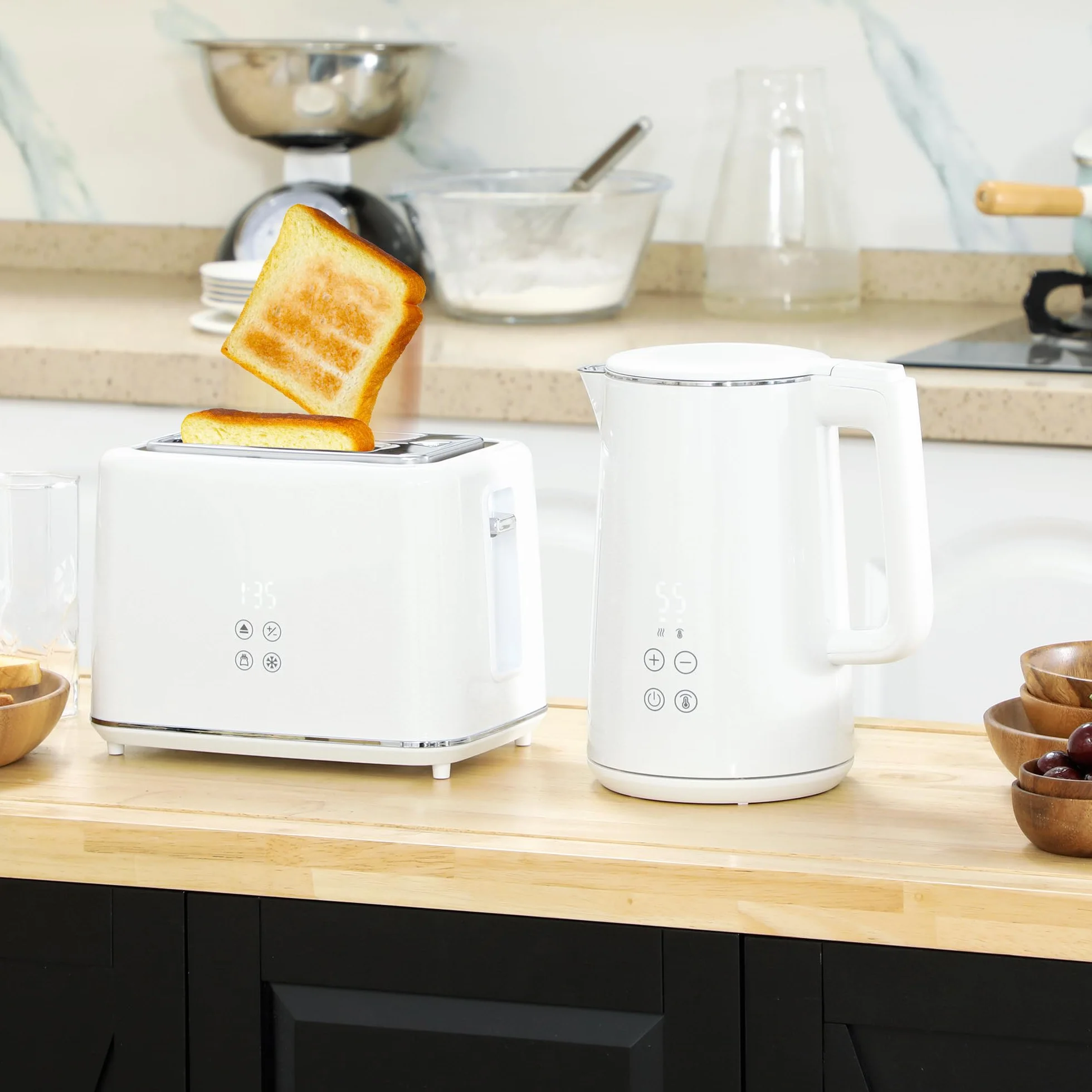 HOMCOM Juego de hervidor y tostadora 2200 W, hervidor de Agua de Acero Inoxidable 1,5 L con Aislamiento y tostadora 2 rebanadas, 7 Niveles de bruñido, descongelación, recalentamiento y Bandeja para