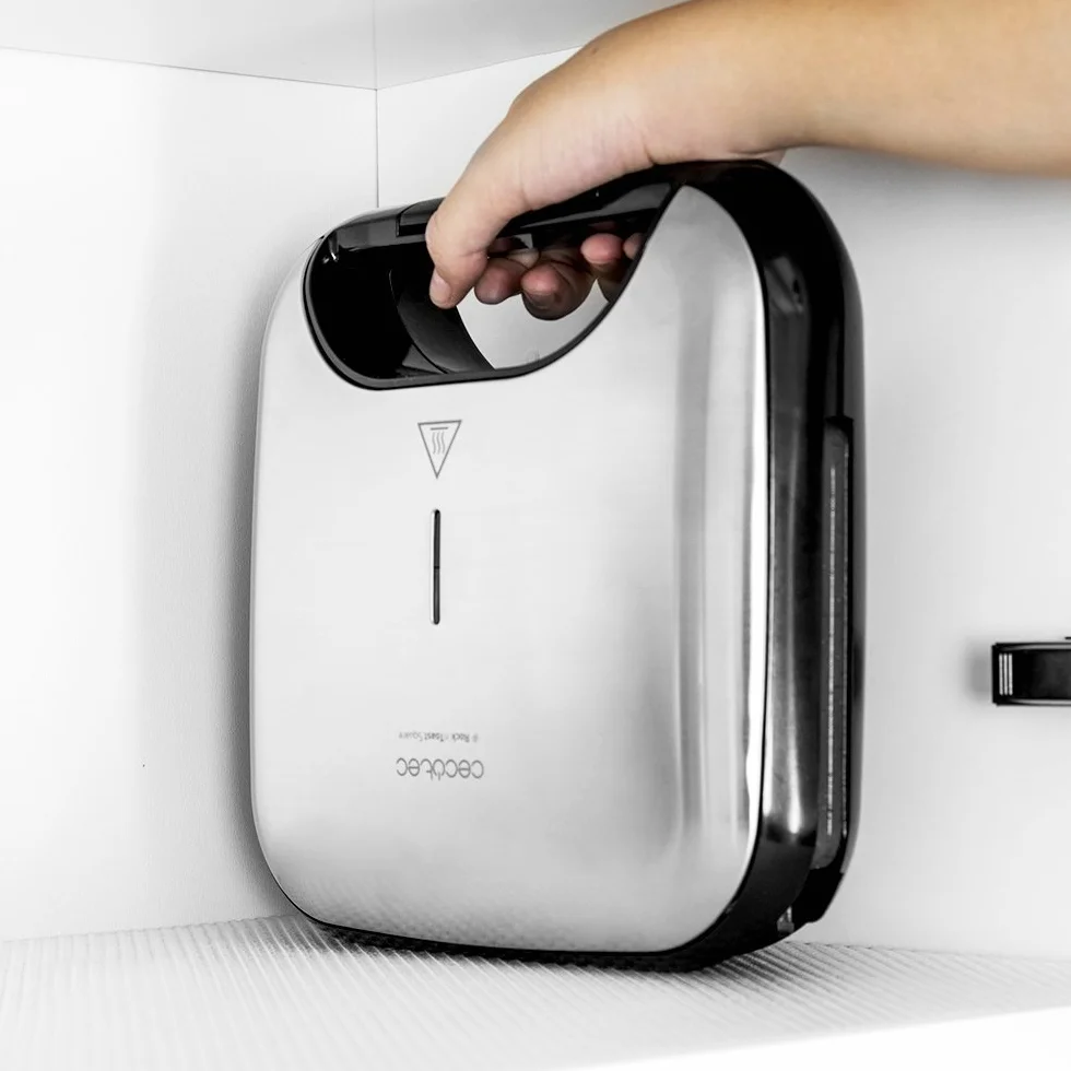 Cecotec Sandwichera con Revestimiento Antiadherente Rock’nToast Square. 750 W, Revestimiento de Piedra, Capacidad para 2 Sándwiches y Superficie Grill, Asa Tacto Frío, Recogecables