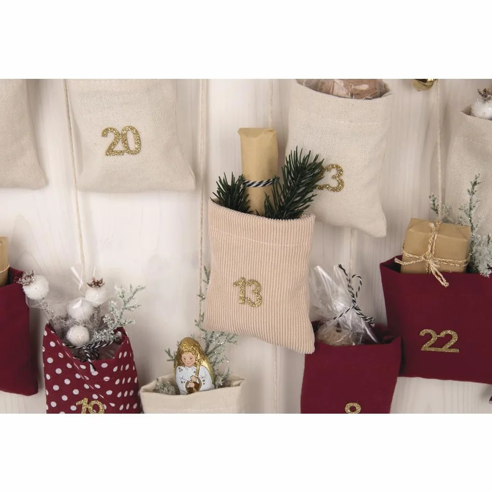 Rayher Calendario de Adviento Navidad números 1-24 con bolsas cuerdas listón madera