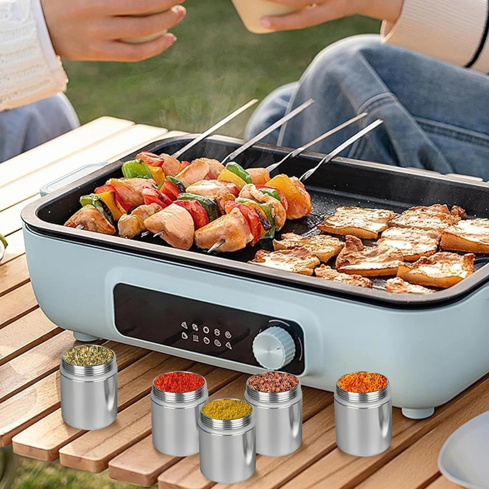 Juego de Mini Tarros de Especias 5 en 1 con Tapa, Impermeables y a Prueba de Fugas, Fabricados en Acero Inoxidable y Aluminio, Dispensadores para Camping Picnic Barbacoa Aire Libre y Cocina