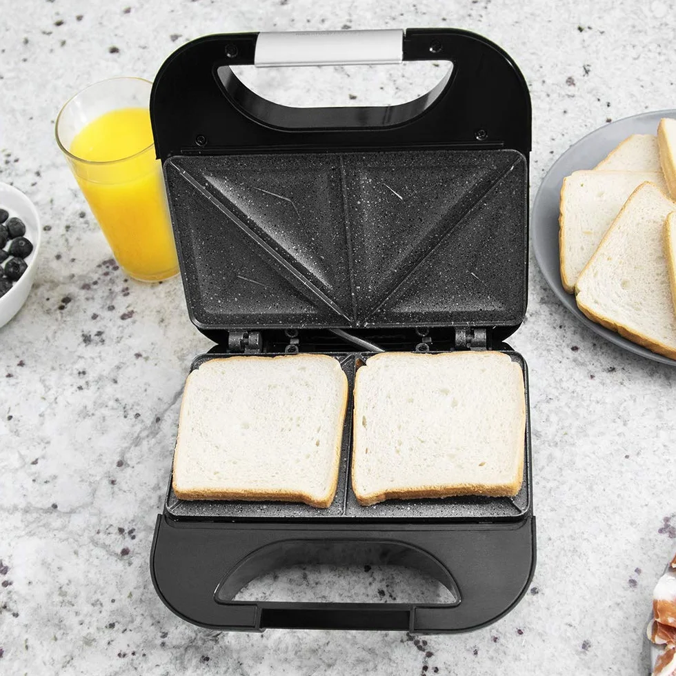 Cecotec Sandwichera Rock'nToast Deep Classic, 1000 W, Mayor amplitud, Placa triangulares, Tostado uniforme, Revestimiento RockStone, Capacidad 2 Sándwiches, Libre de PFOA