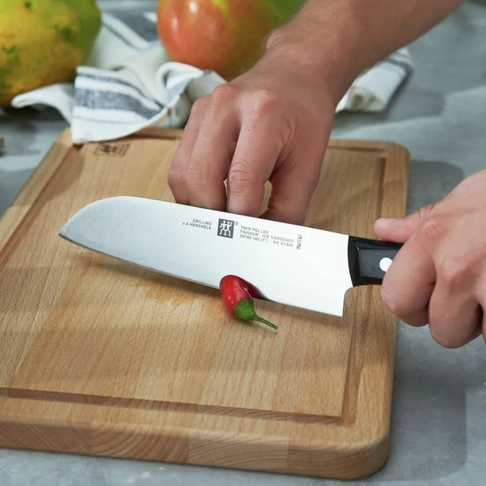 ZWILLING Cuchillo Santoku, Longitud de la hoja: 18 cm, Hoja grande, Mango especial de acero inoxidable/plástico, Twin Pollux