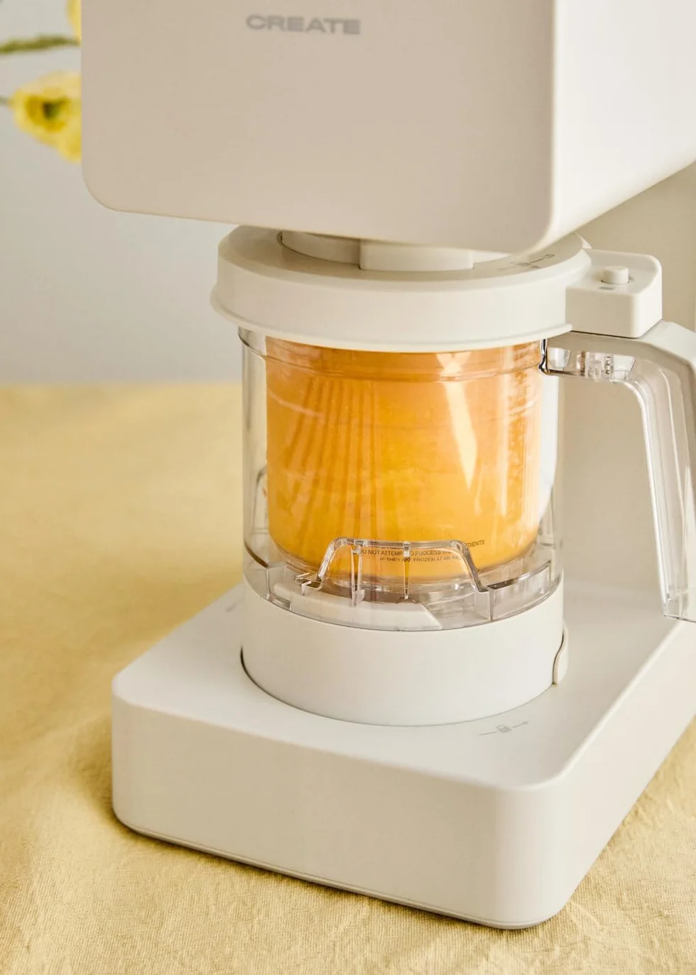 CREATE/ICE CREAM MAKER STUDIO/Heladera multifunción 600 ml 3 tarrinas blanco roto/Tapa cierre magnético, 11 programas, cuchillas extraíbles, 3 contenedores, 800W