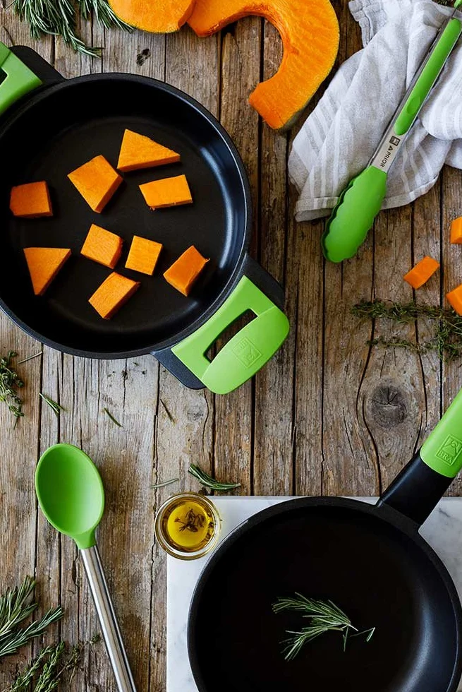 BRA Prior | Conjunto de 5 Utensilios de Cocina y carrusel Compuesto Aptos para el Contacto con los Alimentos, Acero Inoxidable, Verde, 14.5x15x37.5 cm
