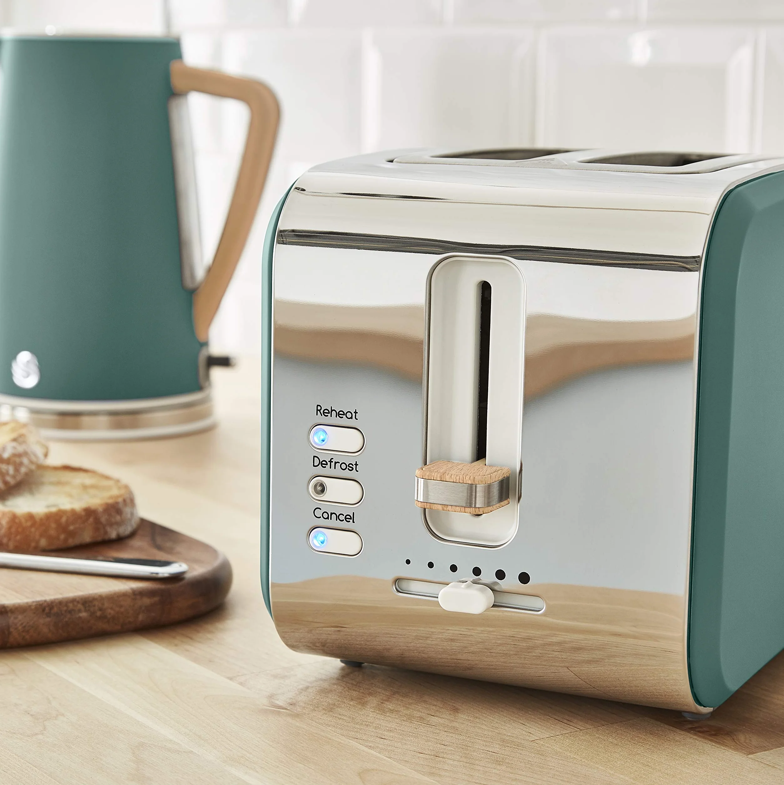 Swan Nordic Set Desayuno Hervidor de agua inalámbrico 1,7L 2200W, Tostadora Pan ranura ancha 2 rebanadas, 3 funciones, diseño moderno, efecto madera, verde