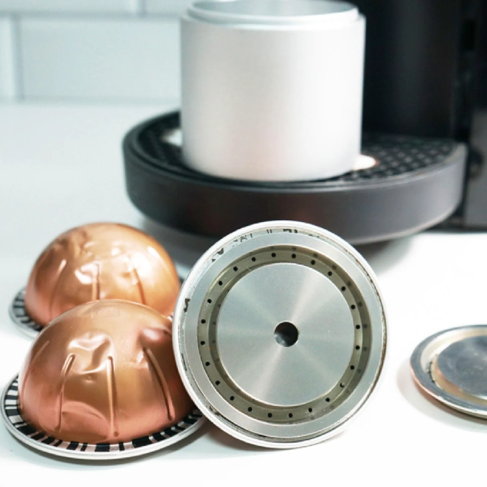 Cápsula de café reutilizable con tapa, cápsula recargable de acero inoxidable para, taza de cápsula de superficie lisa con cuchara y cepillo incluidos, para uso en el