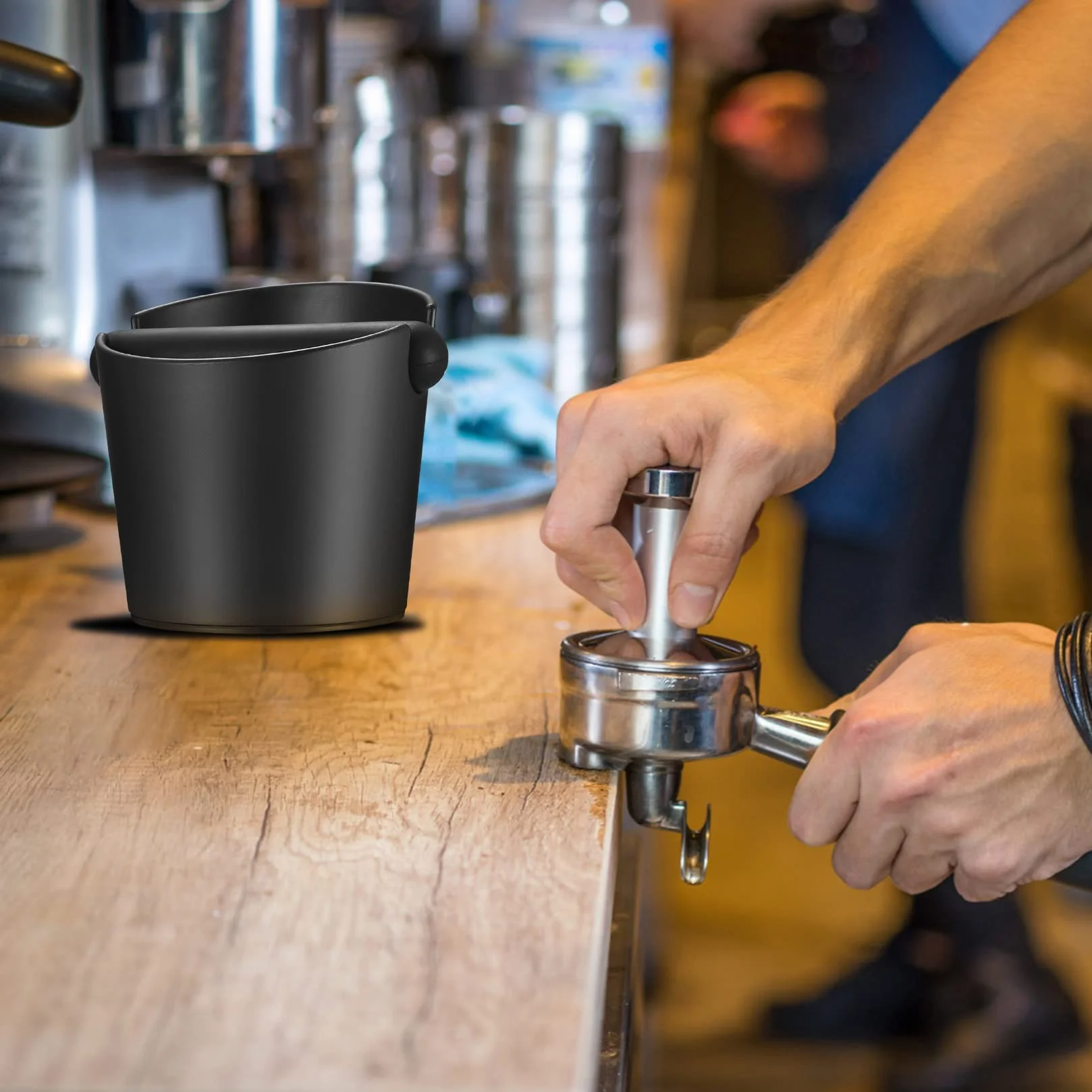 Caja para Posos de Café, Café Knock Box, Café Molido Recipiente, Cajon para Posos de Café Barista Plástico Negro con Barra de Golpe de Metal Extraíble