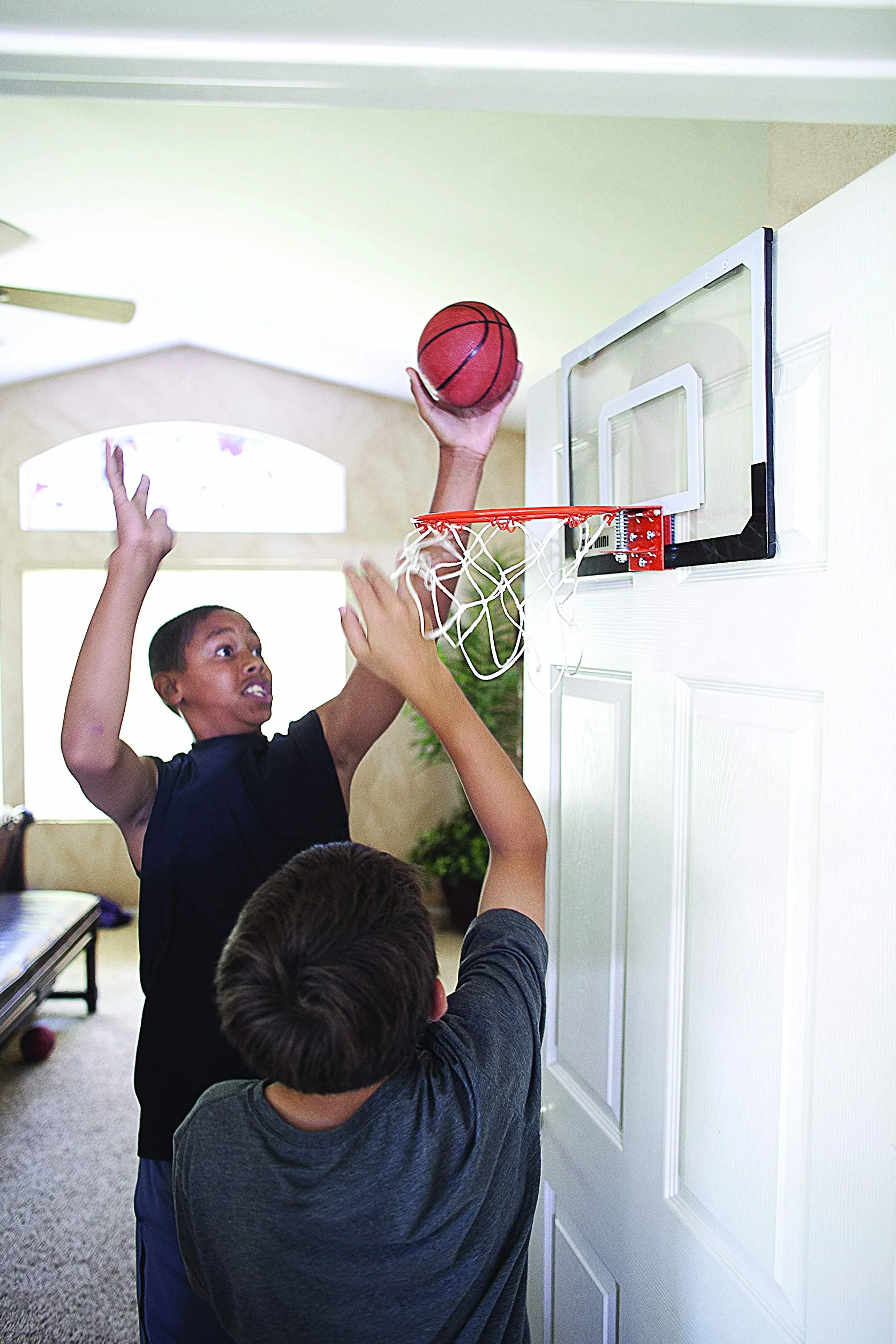 SKLZ Aro de Baloncesto Mini Profesional, Incluye Pelota, Resorte de Seguridad - 45.72 x 30.48 cm