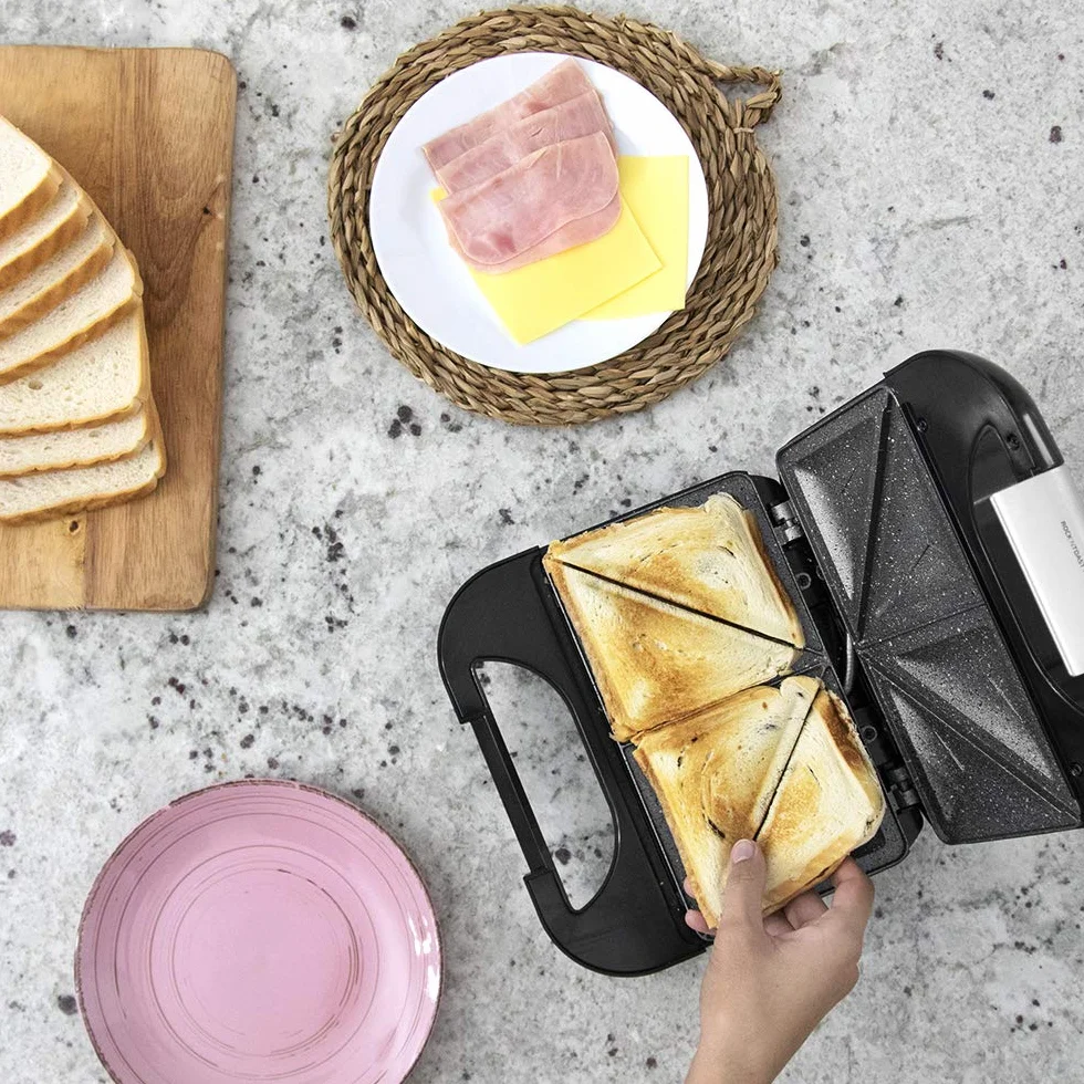 Cecotec Sandwichera Rock'nToast Deep Classic, 1000 W, Mayor amplitud, Placa triangulares, Tostado uniforme, Revestimiento RockStone, Capacidad 2 Sándwiches, Libre de PFOA