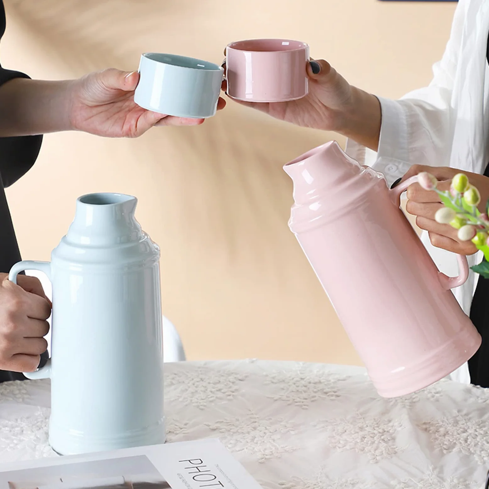 Jarra de Agua Jarra de cerámica con Tapa y caño Hogar Fácil Limpie la Jarra Resistente al Calor Ideal para té Helado, sangría, Limonada (40.5 oences) Teteras de té Helado (Color : Pink)