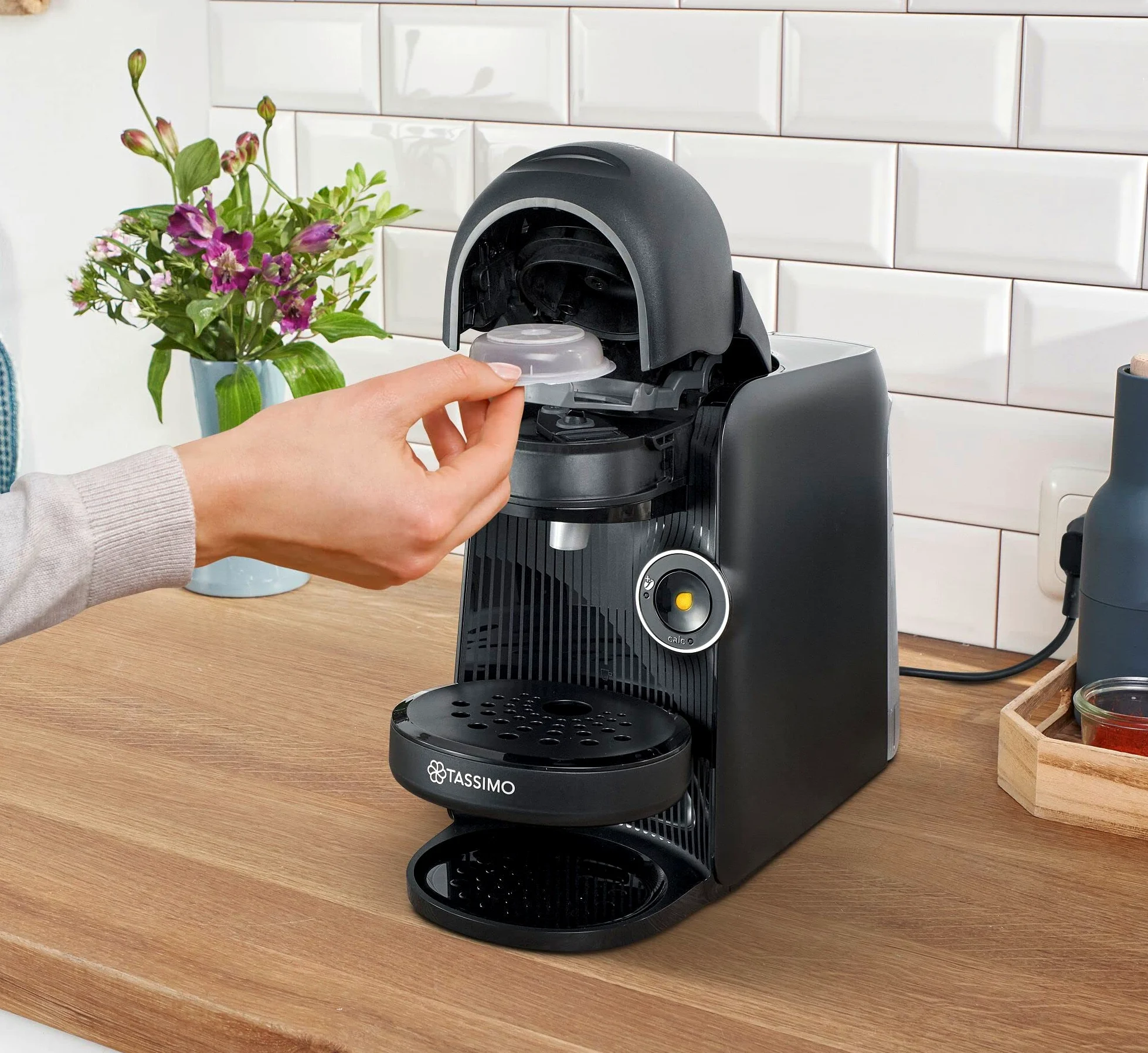 Bosch - Cafetera TASSIMO FINESSE para preparar múltiples bebidas, hasta 40 bebidas, IntensityBoost, INTELLIBREW, negro intenso, TAS16B2