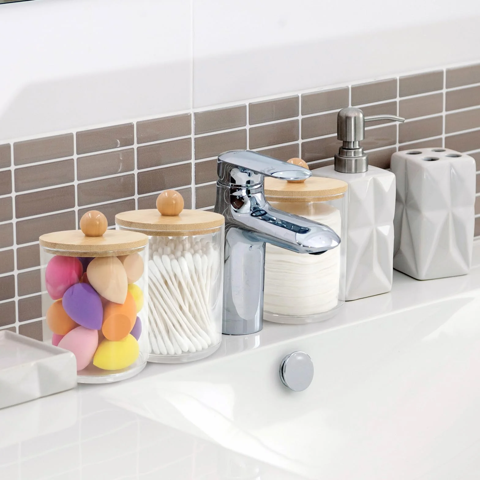 4 recipientes de algodón acrílico para guardar almohadillas de algodón con tapas de bambú Qtip, caja para huevos de belleza, hilo dental, tampón, caramelos, artículos de papelería, joyas
