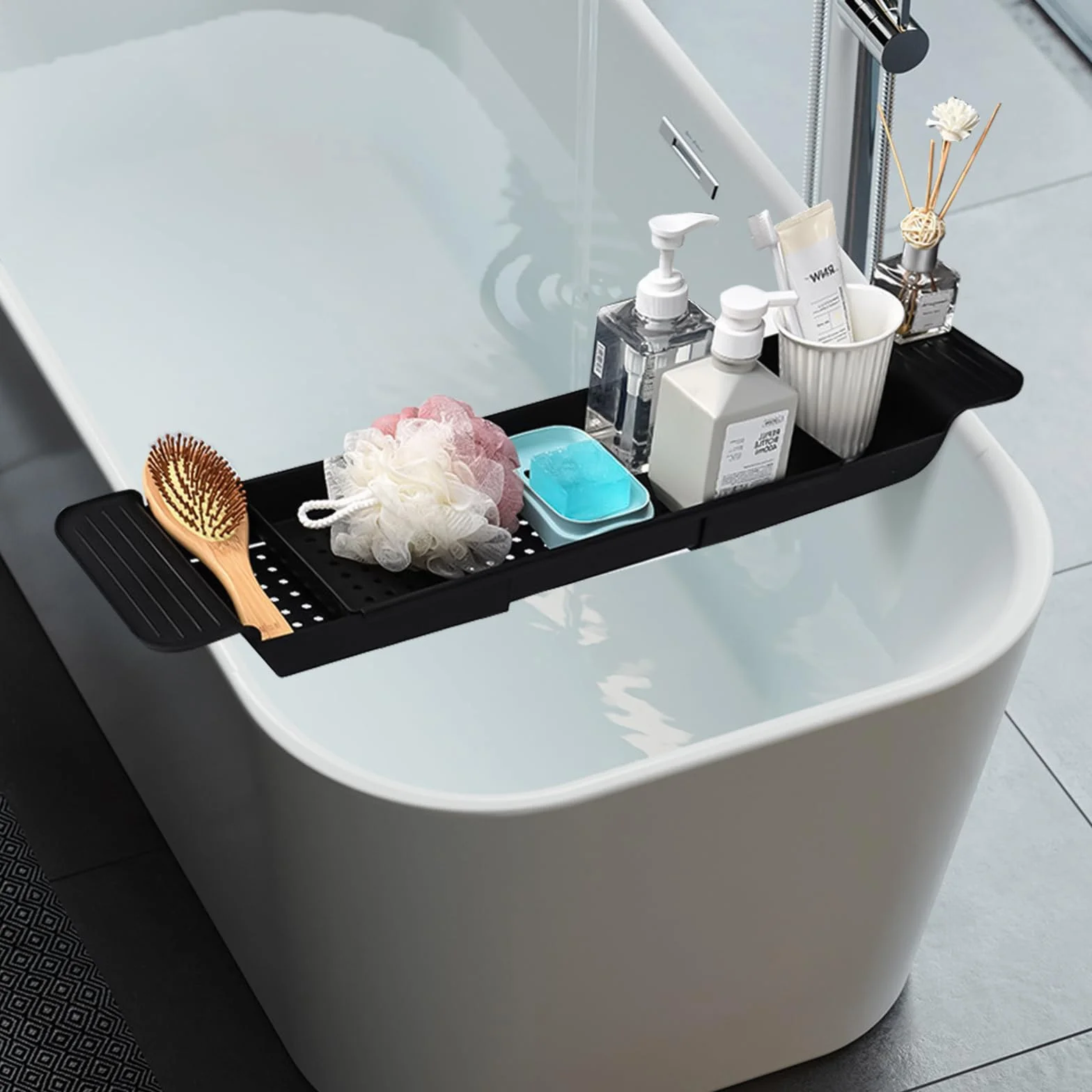 Amexo Bandeja para Bañera con Diseño de Desagüe, de Plástico Expandible, Bandeja para Copas de Vino, Tabletas, Aromaterapia, Peines, Velas, Productos de Baño (Negro)