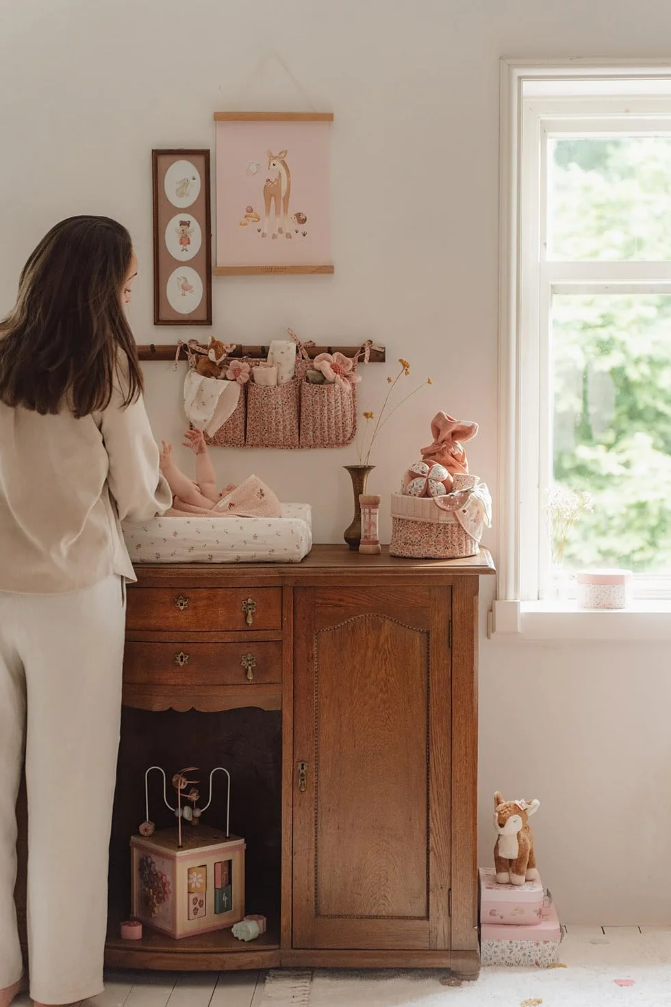 Little Dutch Cesta organizador para cambiador de bebé reversible redonda rosa jardín de hadas