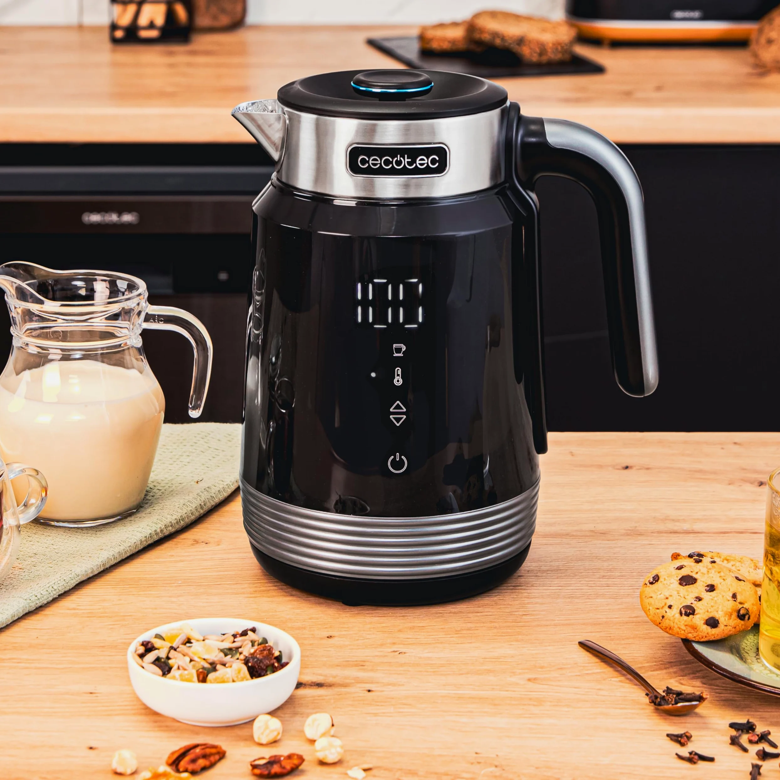 Cecotec Hervidor De Agua de 1,7L Eléctrico ThermoSense 600 Touch Black. 2200W, Libre De BPA, Acero Inoxidable y Plástico de máxima Calidad, Luz led y Luz de Funcionamiento, Base de 360º