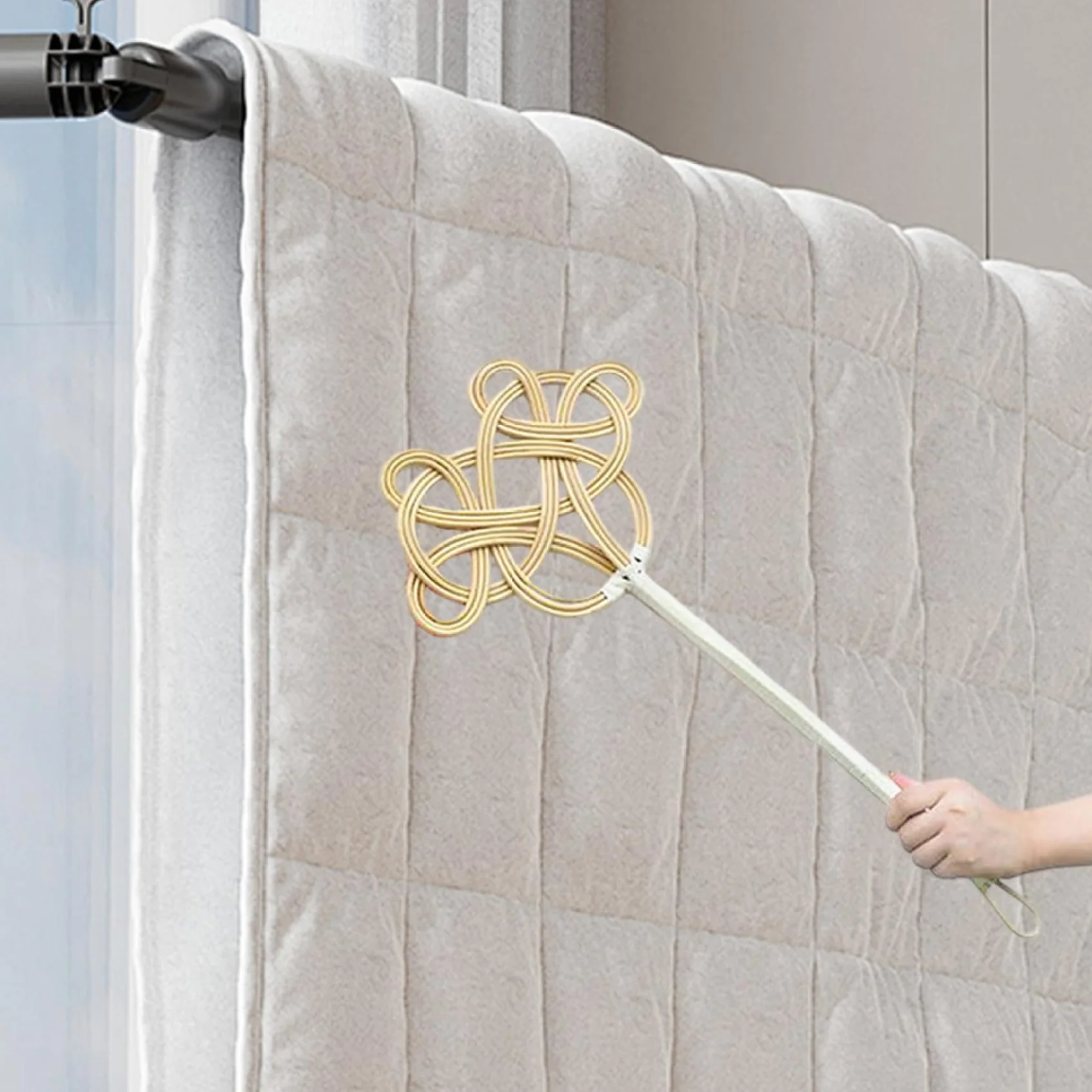 Batidor de alfombras Manual de ratán Hueco con Mango cómodo para colchas Almohadas Chaquetas de plumón Esponjoso.