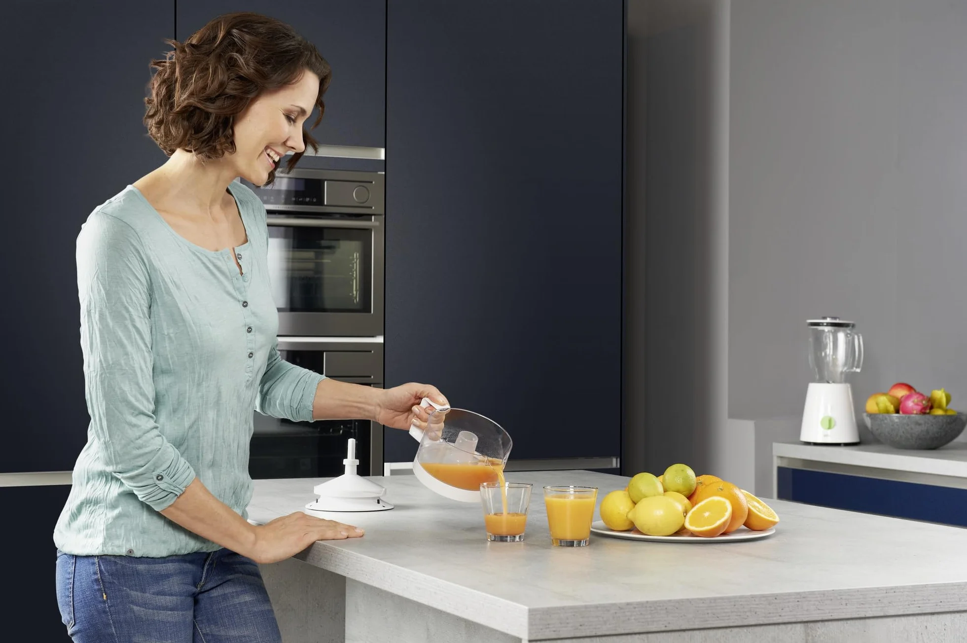 Braun CJ3000 WH - Exprimidor Eléctrico de Naranjas, 20 W, 350 ml, Cantidad de Pulpa Ajustable, Apto para Lavavajillas, Diseño Icónico, Blanco [Clase de eficiencia energética A]