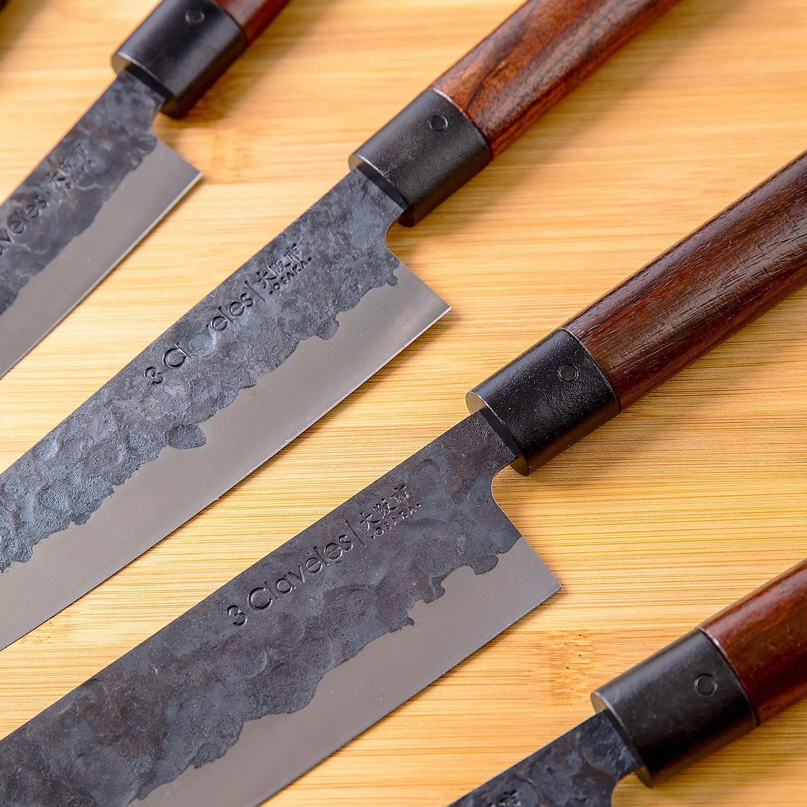 3 Claveles Osaka Santoku mes 18 cm. 7