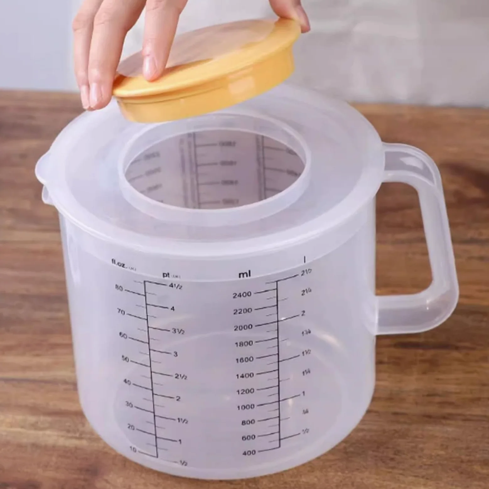 1 Unidad de Vaso medidor de plástico Transparente con Tapa - Jarra graduada con asa y Pico, Herramienta de medición precisa para Hornear, batir Huevos y Mezclar, Bol de Cocina versátil