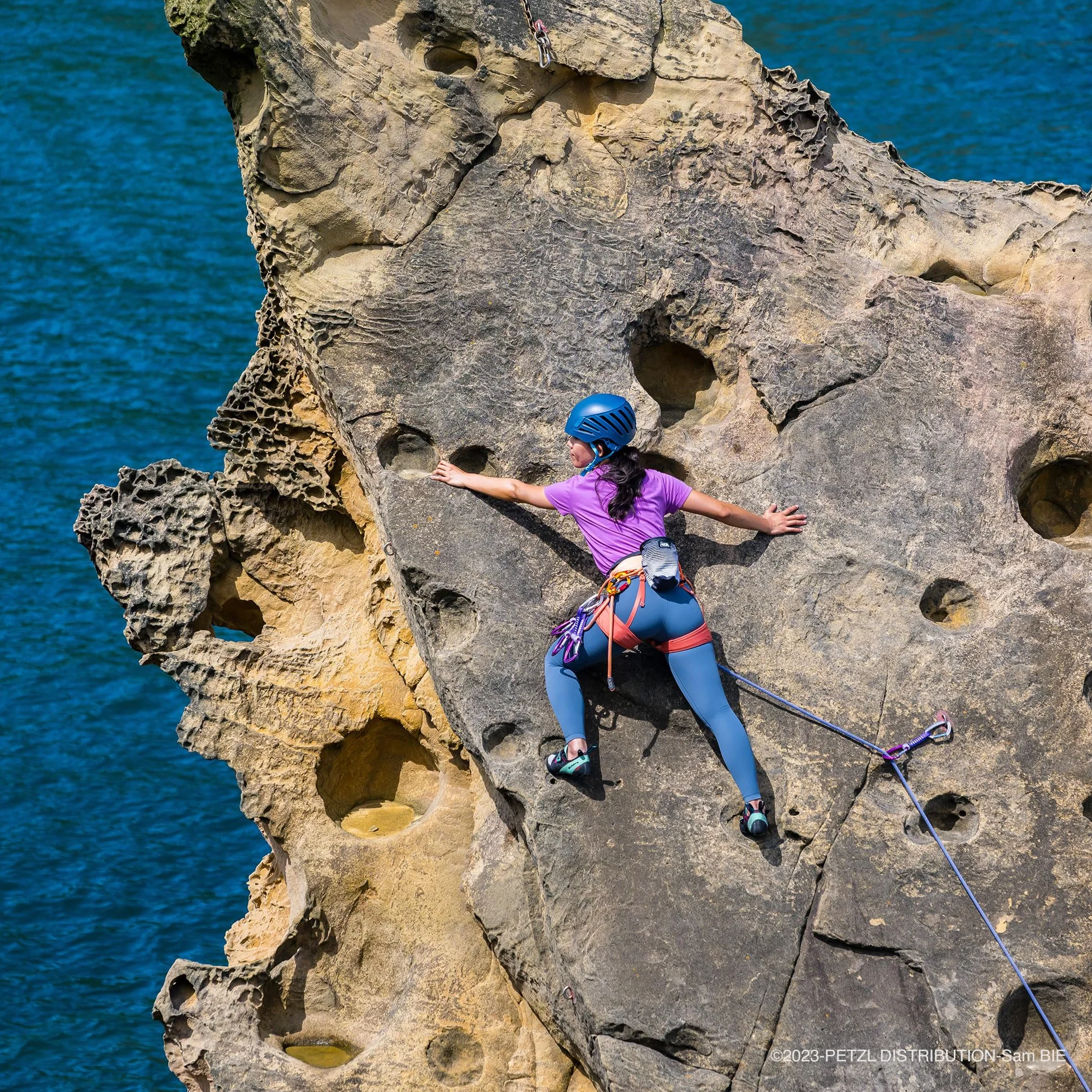 Petzl CORAX LT Damen Harness - Vielseitiges Klettergeschirr