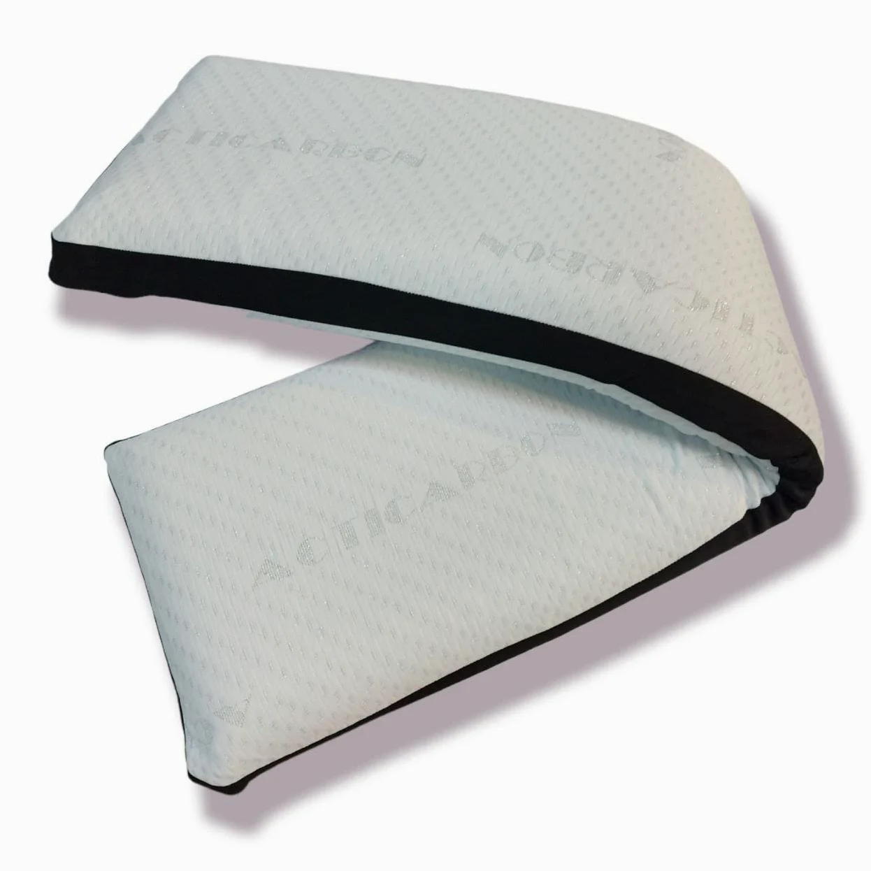 Almohada viscoelástica de carbono activo - Elimina olores, estática, humedad y bacterias - Transpirable Microperforada doble funda - Suave y cómoda - Recomendada para personas con alergias (135 cm)