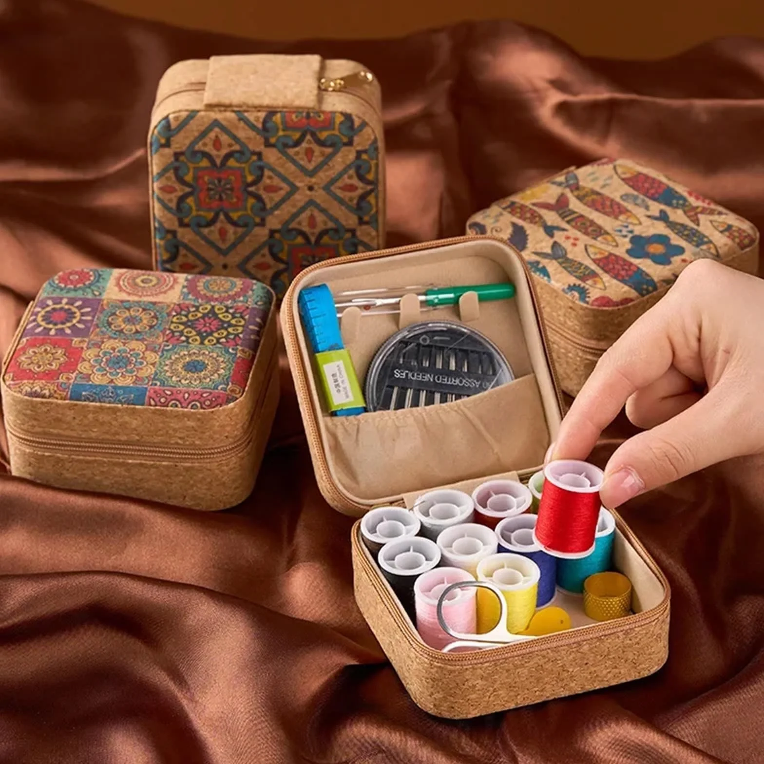 Kit De Costura De Viaje Caja de agujas e hilos retro 1/3/5/10 piezas, juego for el hogar, portátil, multifuncional, bolsa, herramientas costura, a mano(Type 4,5CPS)