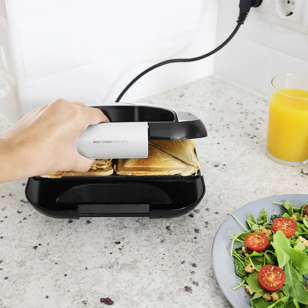 Cecotec Sandwichera Rock'nToast Deep Classic, 1000 W, Mayor amplitud, Placa triangulares, Tostado uniforme, Revestimiento RockStone, Capacidad 2 Sándwiches, Libre de PFOA