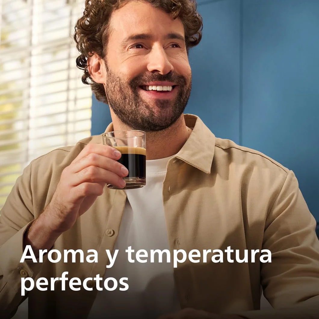 Philips Cafetera Totalmente Automática Serie 5500-20 cafés Calientes y Helados, Sistema de leche QuickClean LatteGo, 40% más Silenciosa Gracias a SilentBrew, QuickStart, Negro y Plata (EP5546/70)