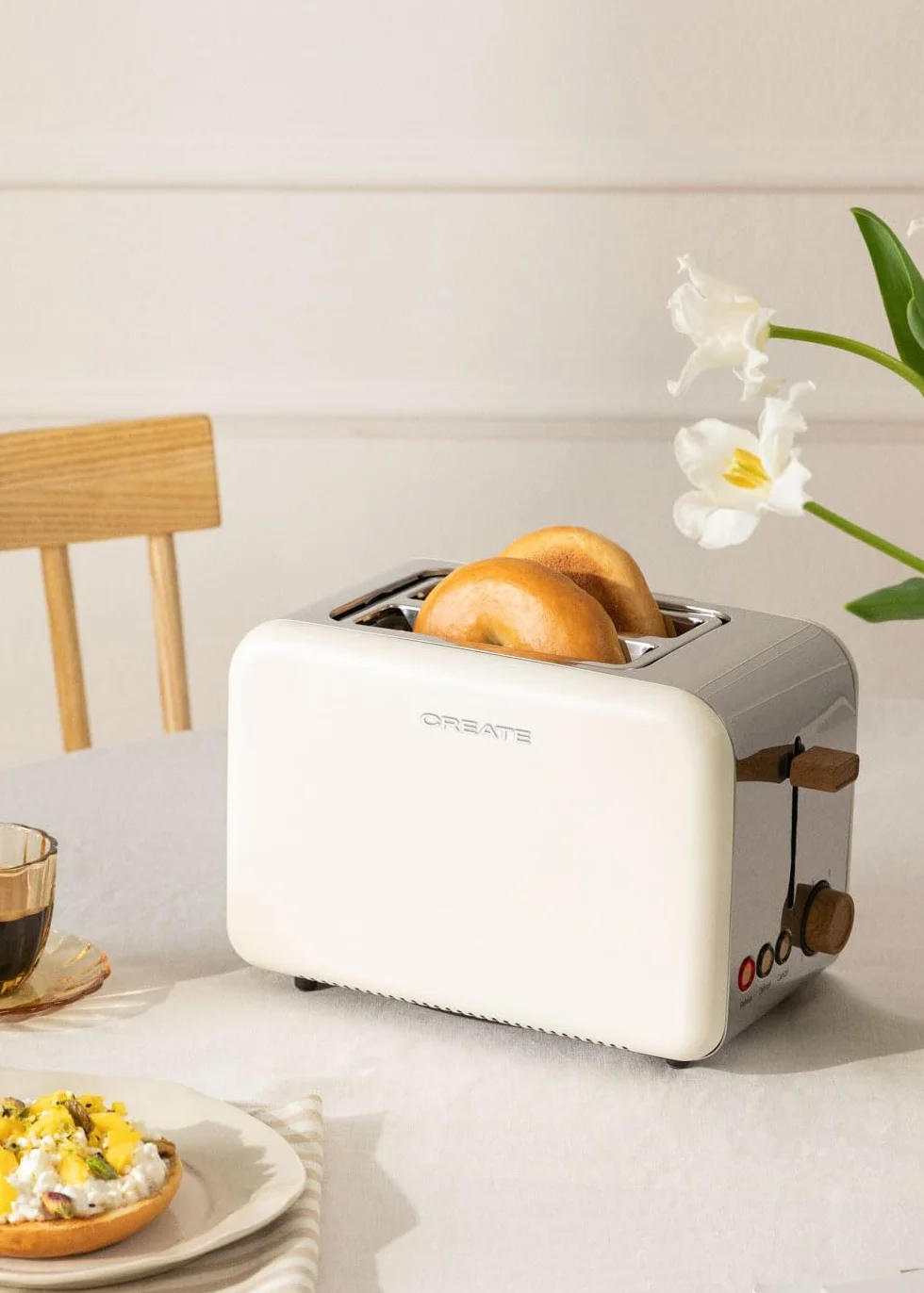 CREATE/PACK TOAST RETRO + KETTLE RETRO M/Tostadora de pan blanco roto con hervidor de agua blanco roto/Hervidor de 1 L