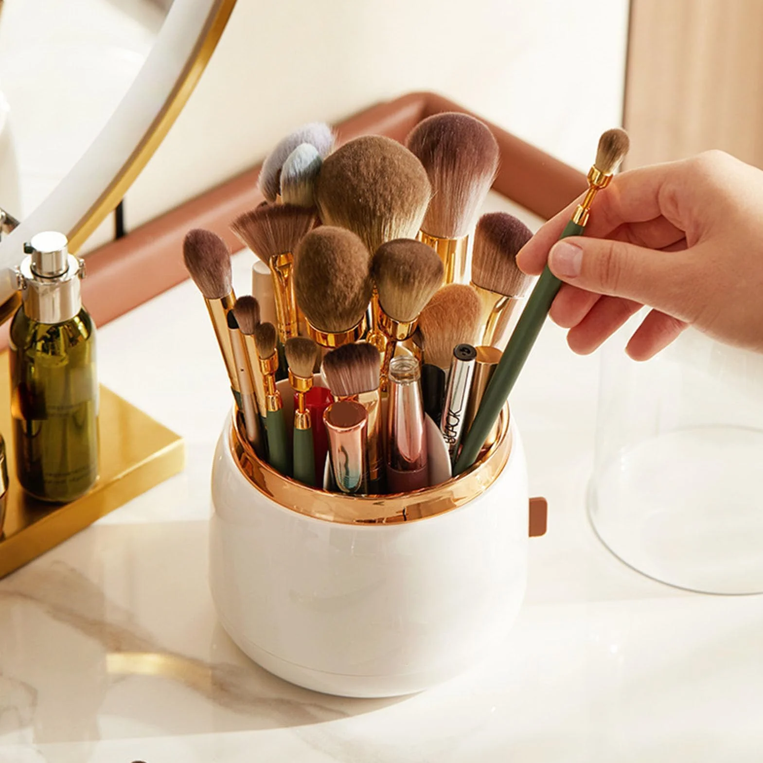 Soporte para brochas de maquillaje, organizador de herramientas cosméticas con tapa, organizador de brochas de maquillaje giratorio 360 para encimera de baño y tocador (Blanca)