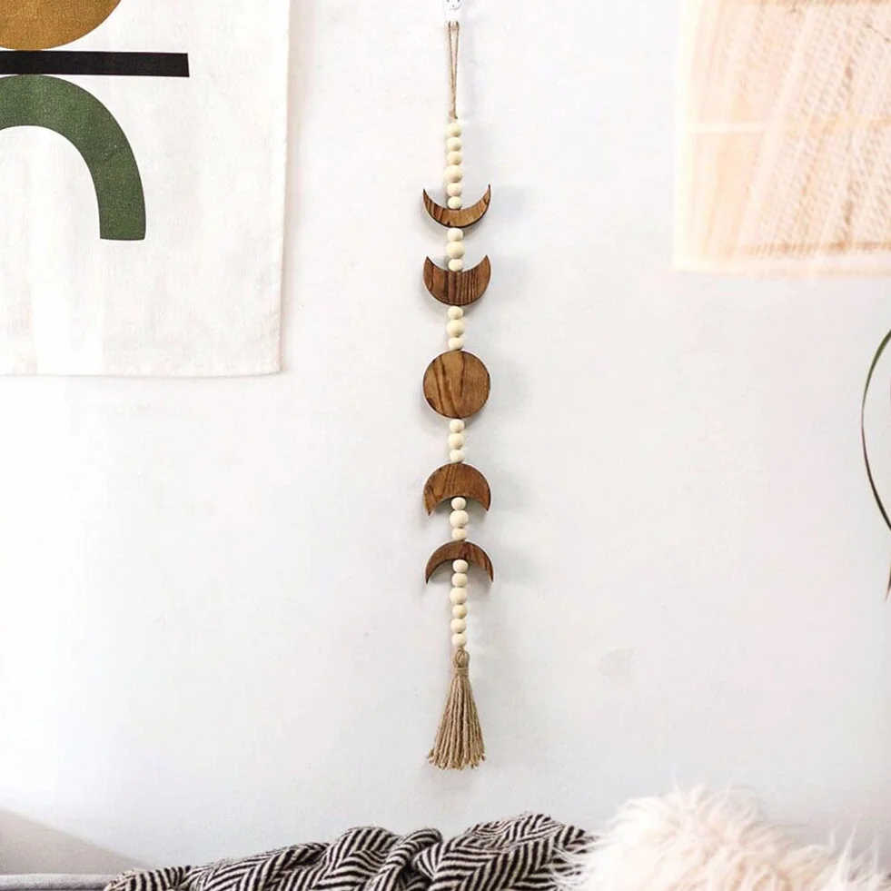 SUPERFINDINGS Colgante de Pared de Fase Lunar de Camello con Cuentas Guirnalda de Borlas de Estilo Étnico Bohemio Decoración de Pared Plana de Madera
