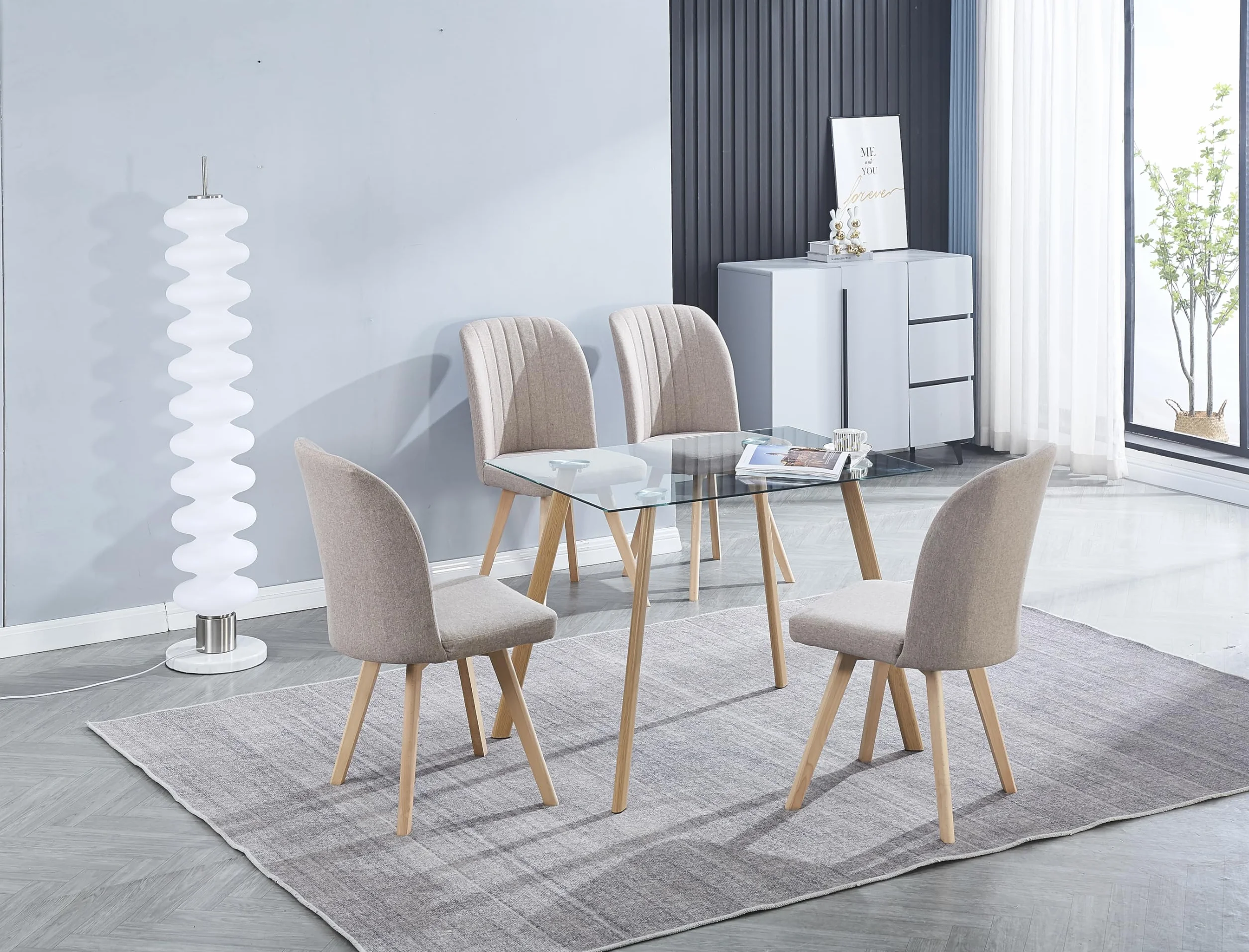 M1C - Pack 4 Sillas Xara, Sillas de Comedor Estilo Moderno, Ergonómicas, Asiento y Respaldo Tapizados, Patas en Madera de Pino (Beige)