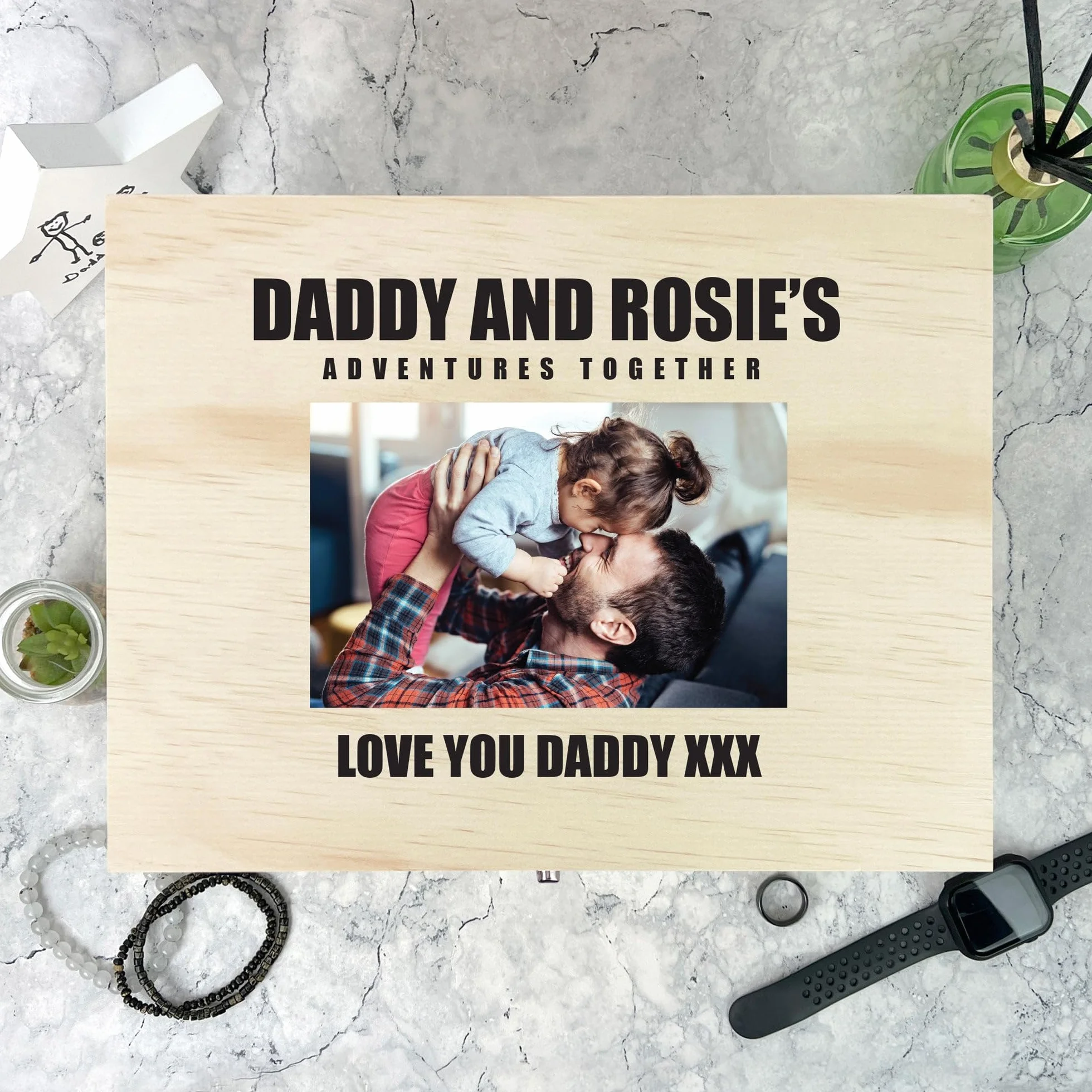 Caja de recuerdos personalizable con texto en inglés "Pino personalizable", regalo del día del padre, caja de recuerdos de madera personalizada, carga tu propia foto, bisagras y cierre de metal, 26 cm
