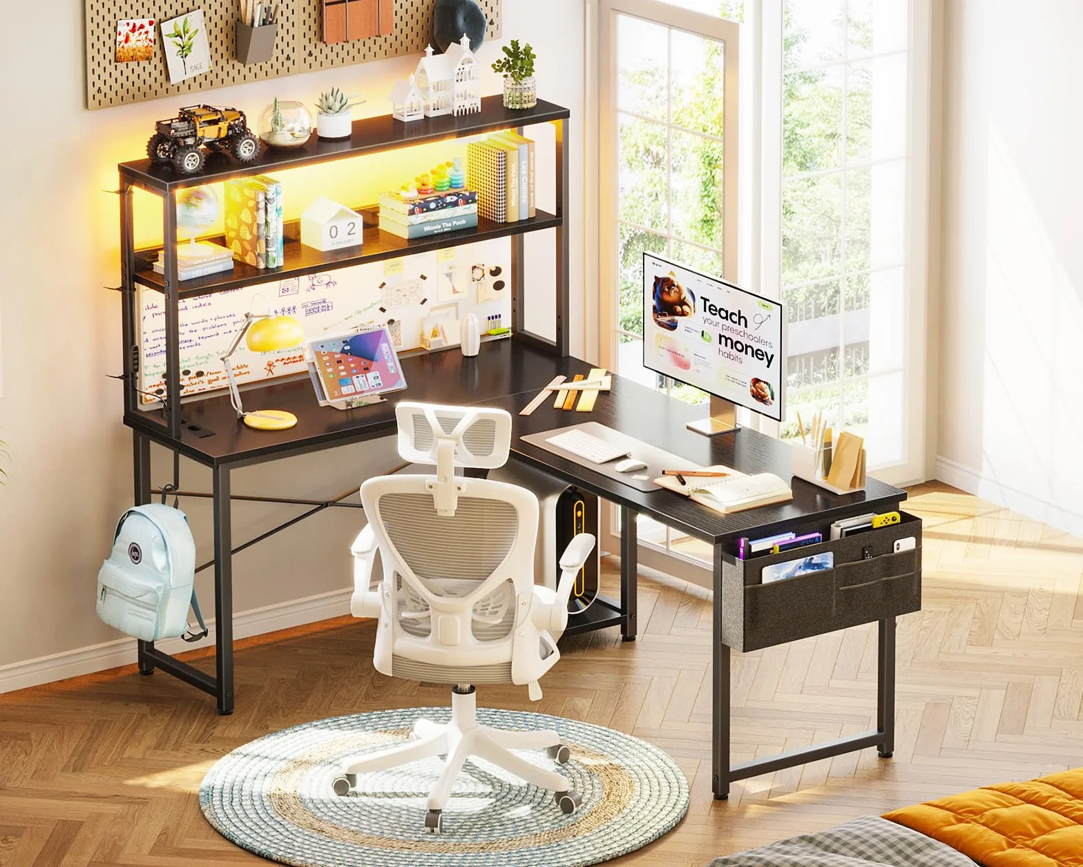 Coleshome Escritorio Gaming en L con LED y Enchufes, 135 × 100 cm Escritorio Gamer Reversible con Estantes, Escritorio Esquinero con Bolsa de Almacenamiento y Gancho para Jugadores, Negro