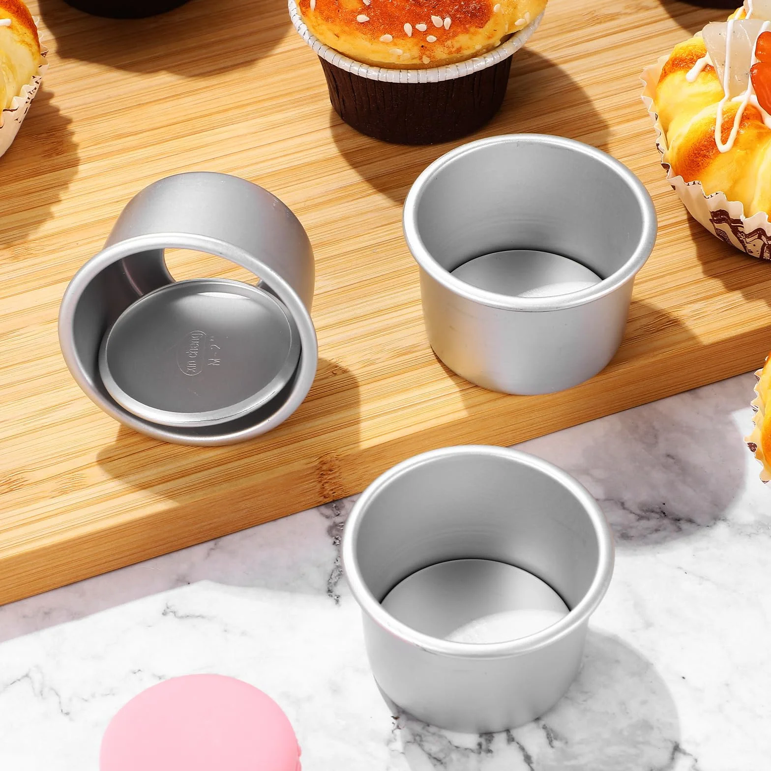 Molde para Pastel Chiffon Redondo 2 Pulgadas, Base Desmontable, 4 Piezas | Aleación de Aluminio Plata, Calentamiento Rápido y Limpieza Fácil, para Mousse, Cenas Familiares y Fiestas