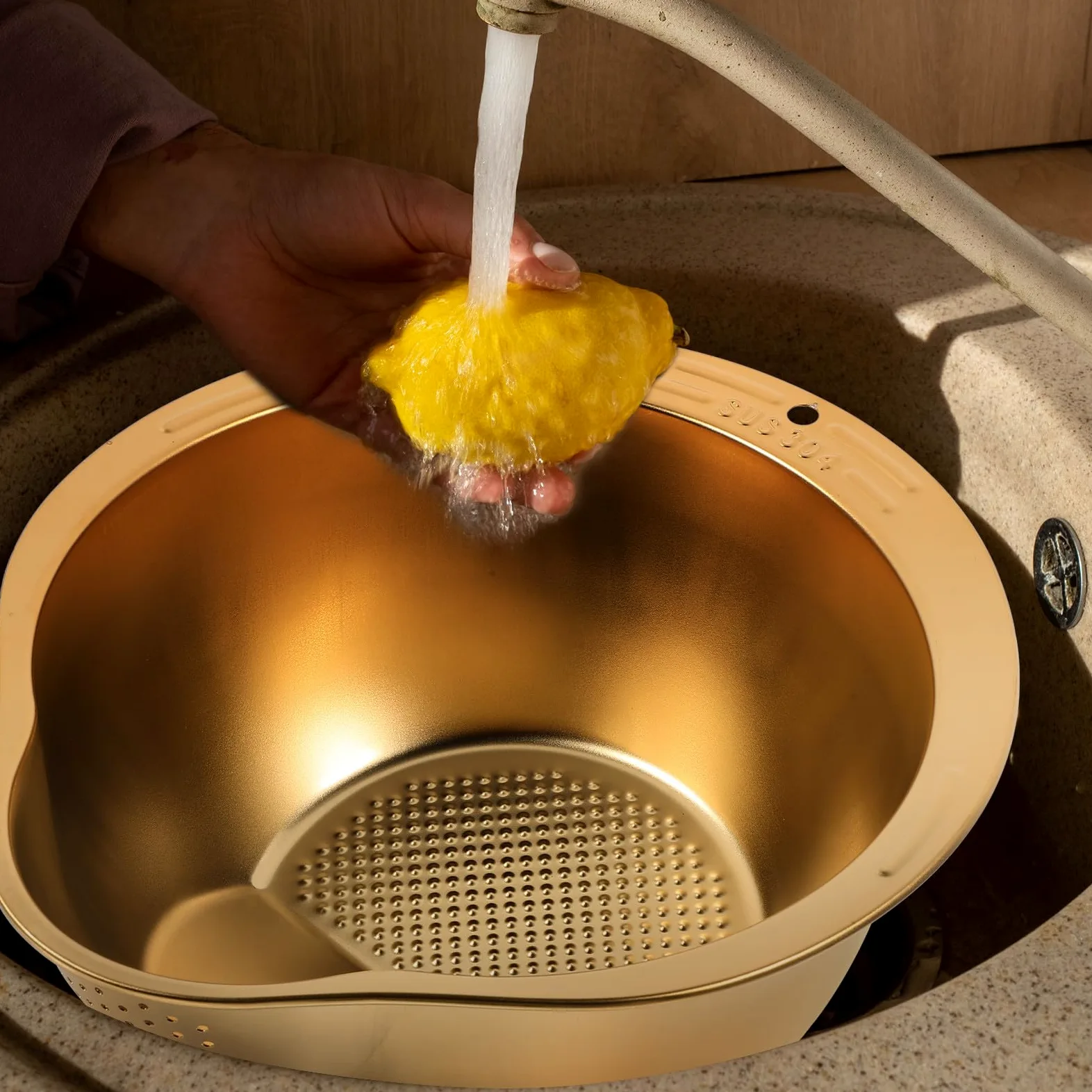 Escurridor de Lavado de Frutas y Arroz Acero Inoxidable Pequeño, Cesta de Malla Fina Dorada, Multiusos para Cocina y Escurrido, Herramienta Práctica para Hogares y Restaurantes