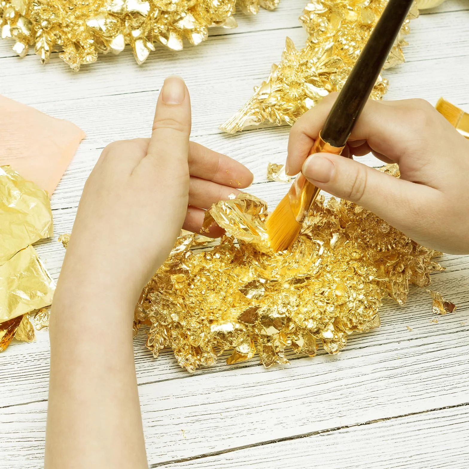 CATELL 300 Hojas Pan de Oro Hojas de Imitación de Oro Papel de Oro Manualidades Pan de Plata para Proyectos de Arte Decoración Artesanal DIY Crafting Decoration de Uñas (9 * 9cm)