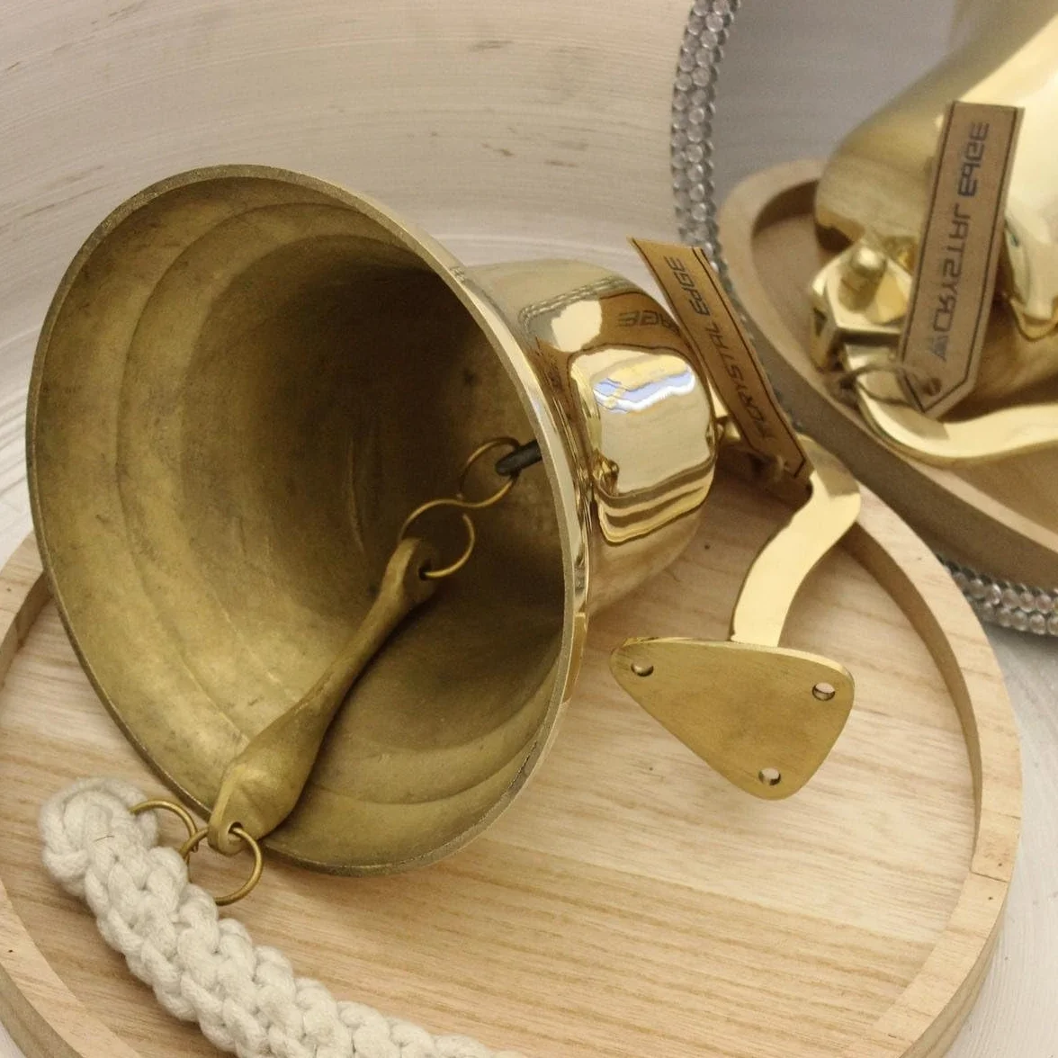 Medieval Replicas 7" Completo Latón Barco Campana con el Soporte - Timbre de Puerta
