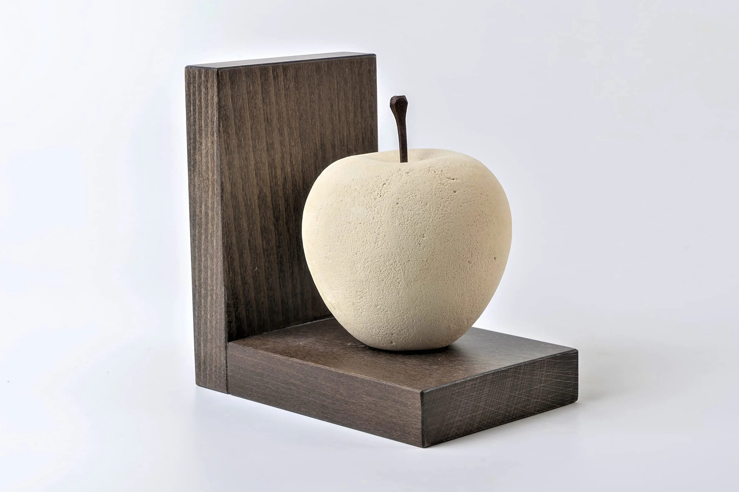 Sujetalibros Manzana. Escultura de Piedra sobre Base de Madera. Producto Hecho a Mano.Q027M