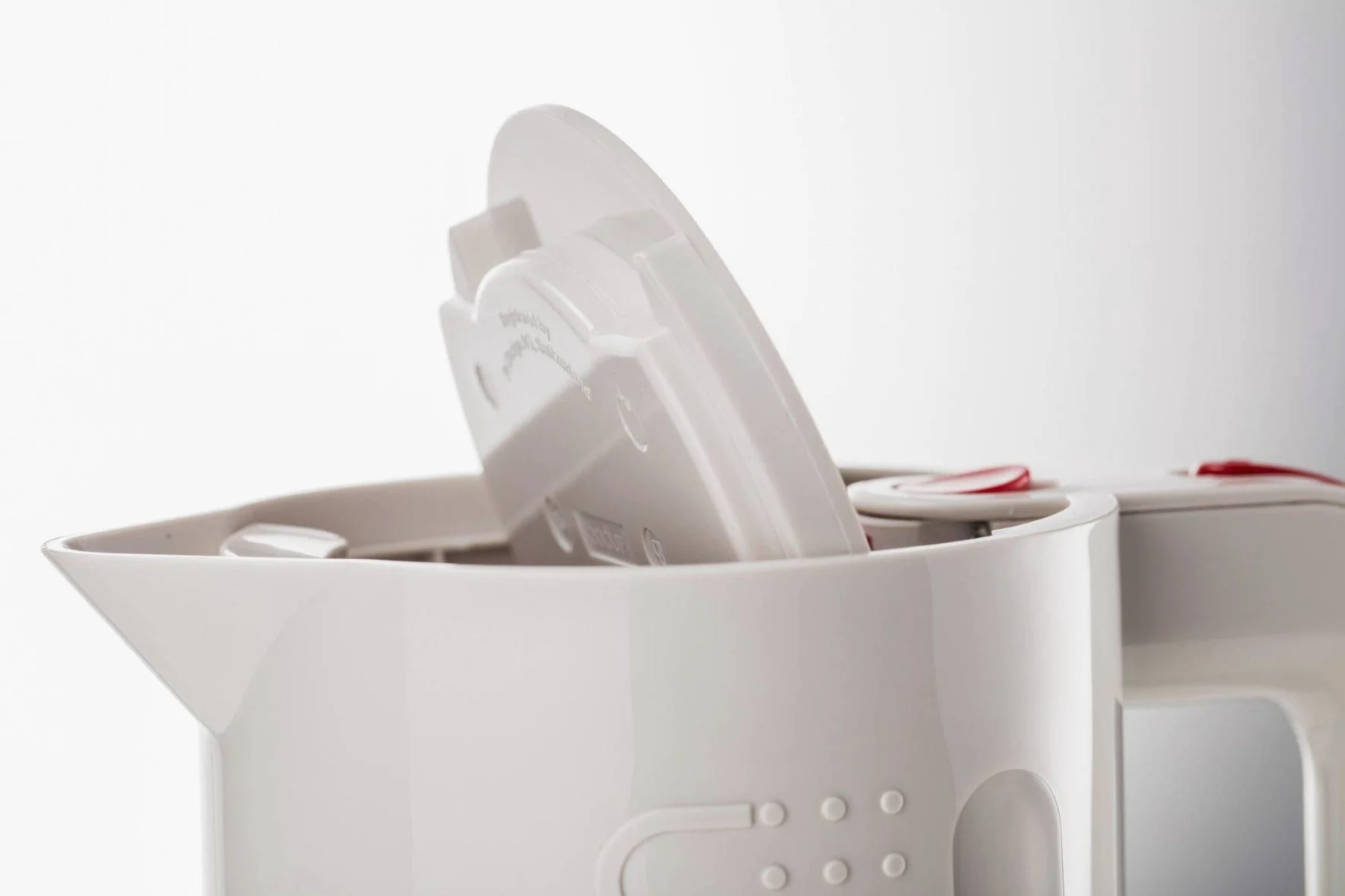 Bodum BISTRO - Hervidor de agua eléctrico, capacidad de 0,5 l, color blanco crema
